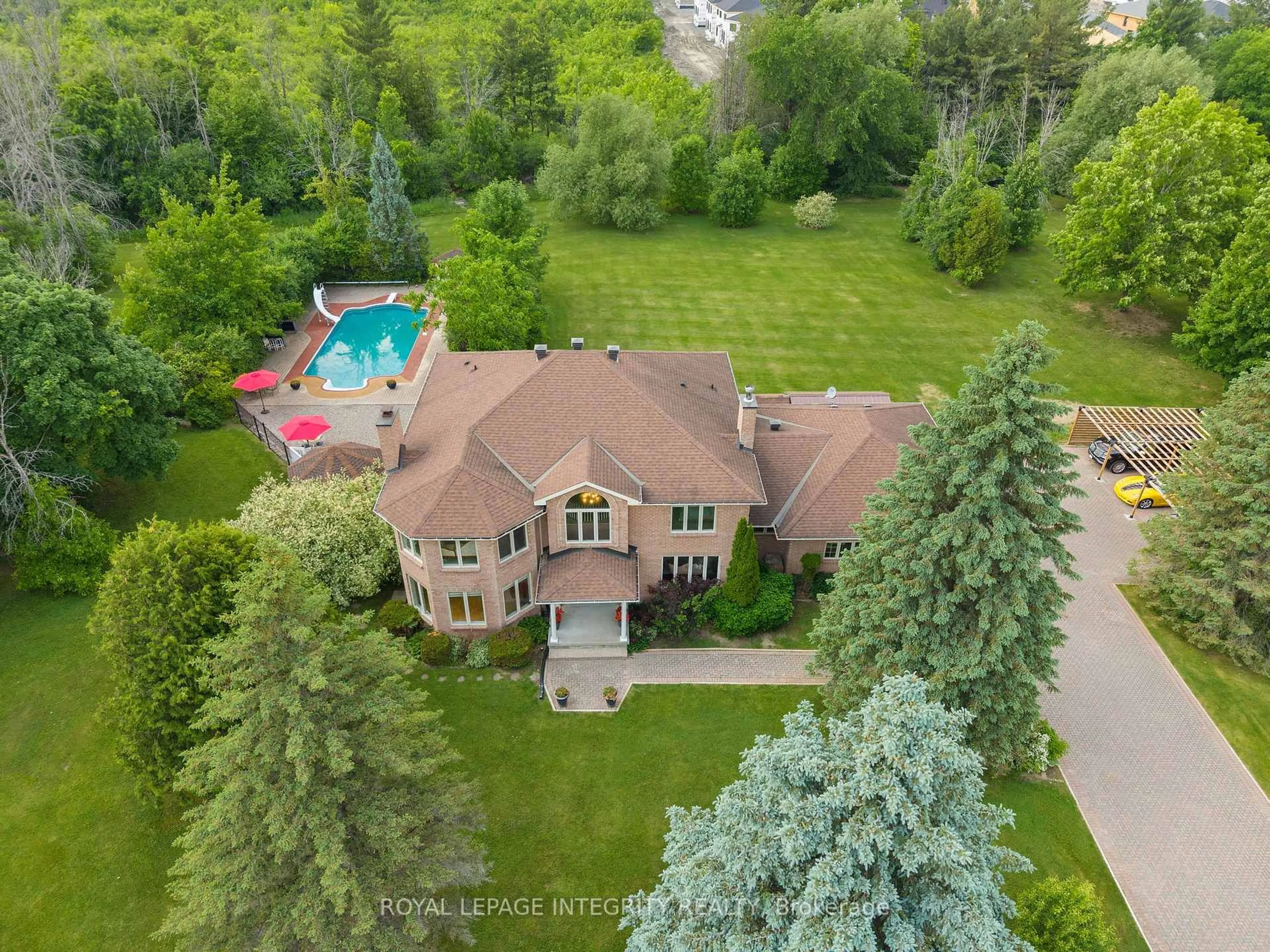 A pic from outside/outdoor area/front of a property/back of a property/a pic from drone, unknown for 22 Marchbrook Circ, Ottawa Ontario K2W 1A1