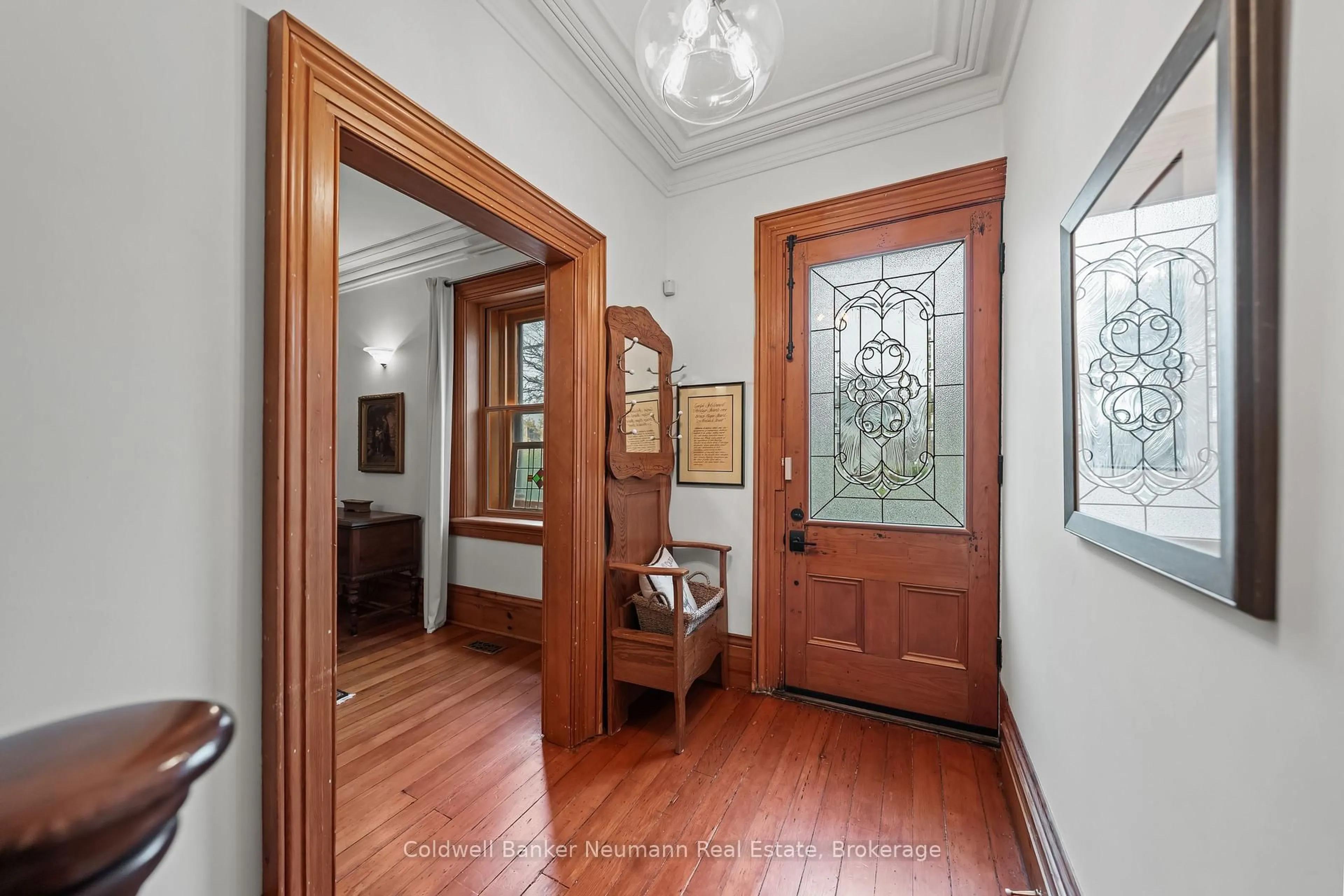 Indoor foyer for 270 Woolwich St, Guelph Ontario N1H 3W1