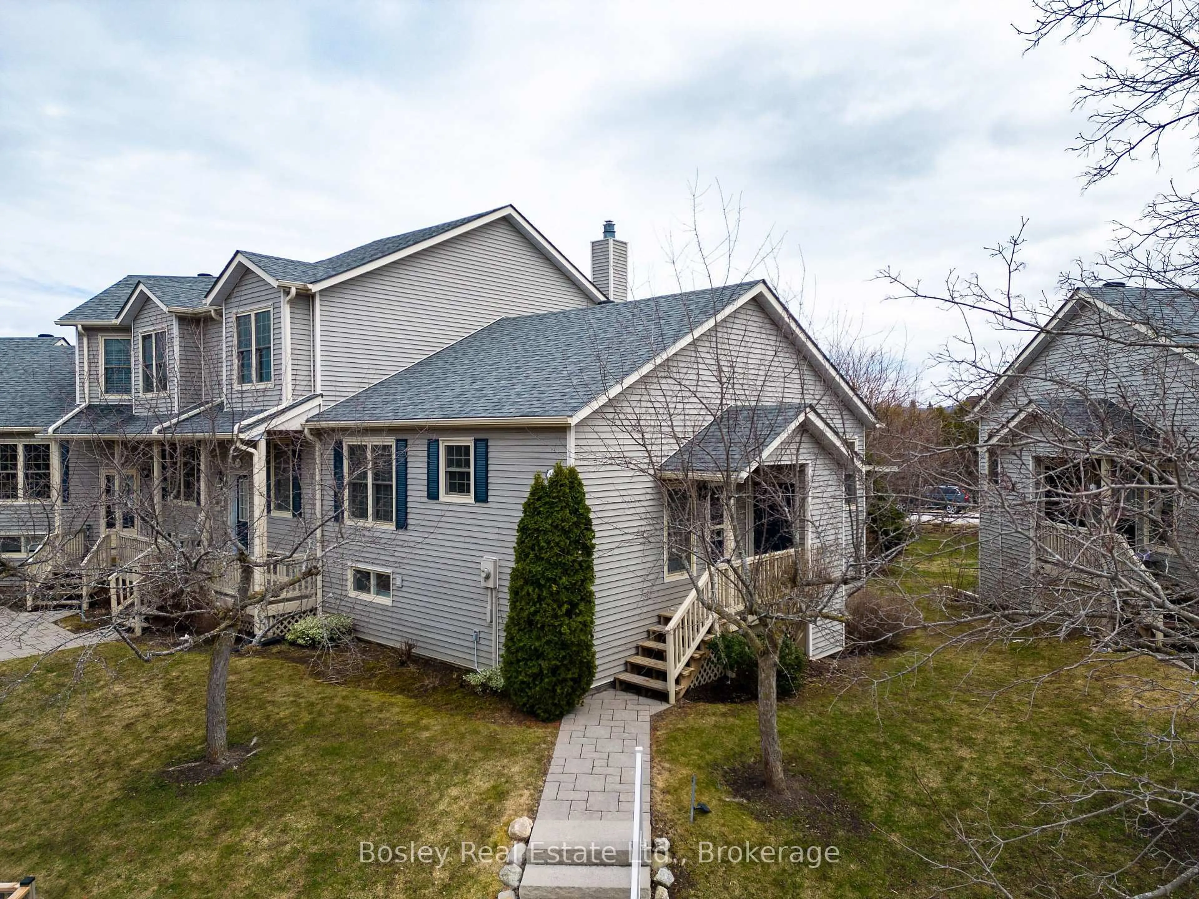 A pic from outside/outdoor area/front of a property/back of a property/a pic from drone, street for 150 Victoria St #131, Blue Mountains Ontario N0H 2P0