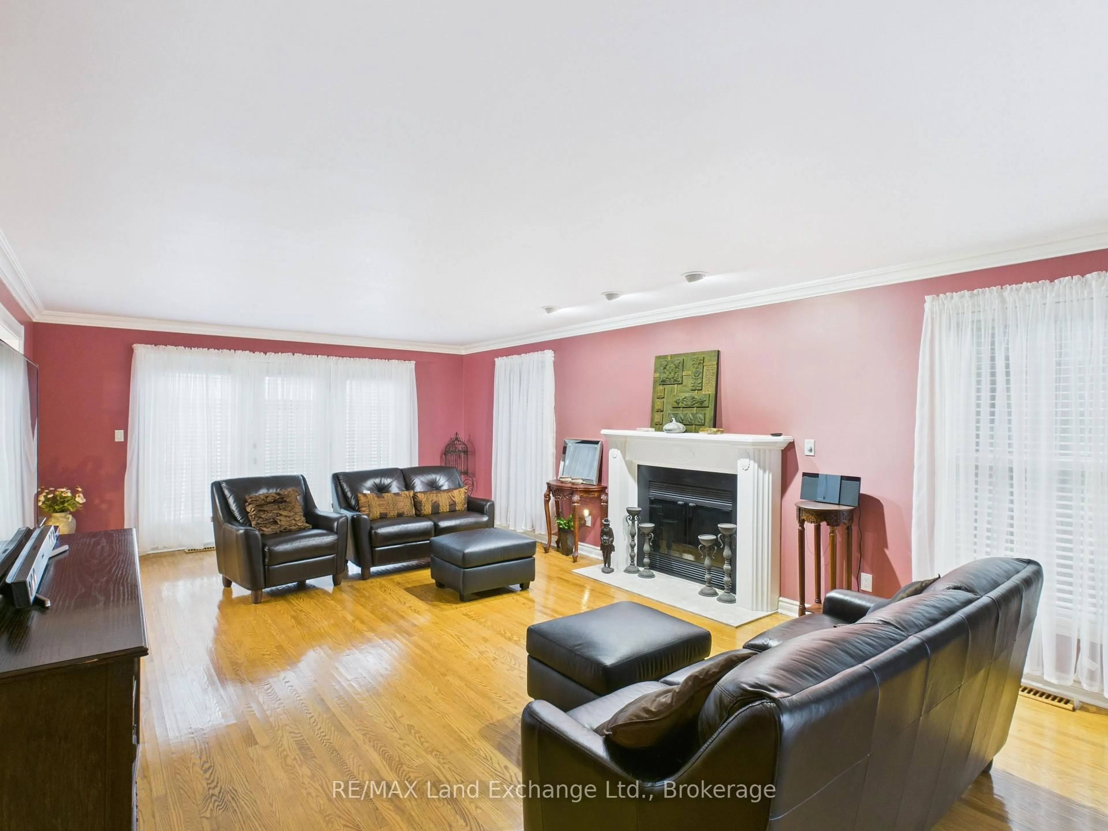 Living room with furniture, wood/laminate floor for 4 Eastwood Cres, Kincardine Ontario N0G 2T0