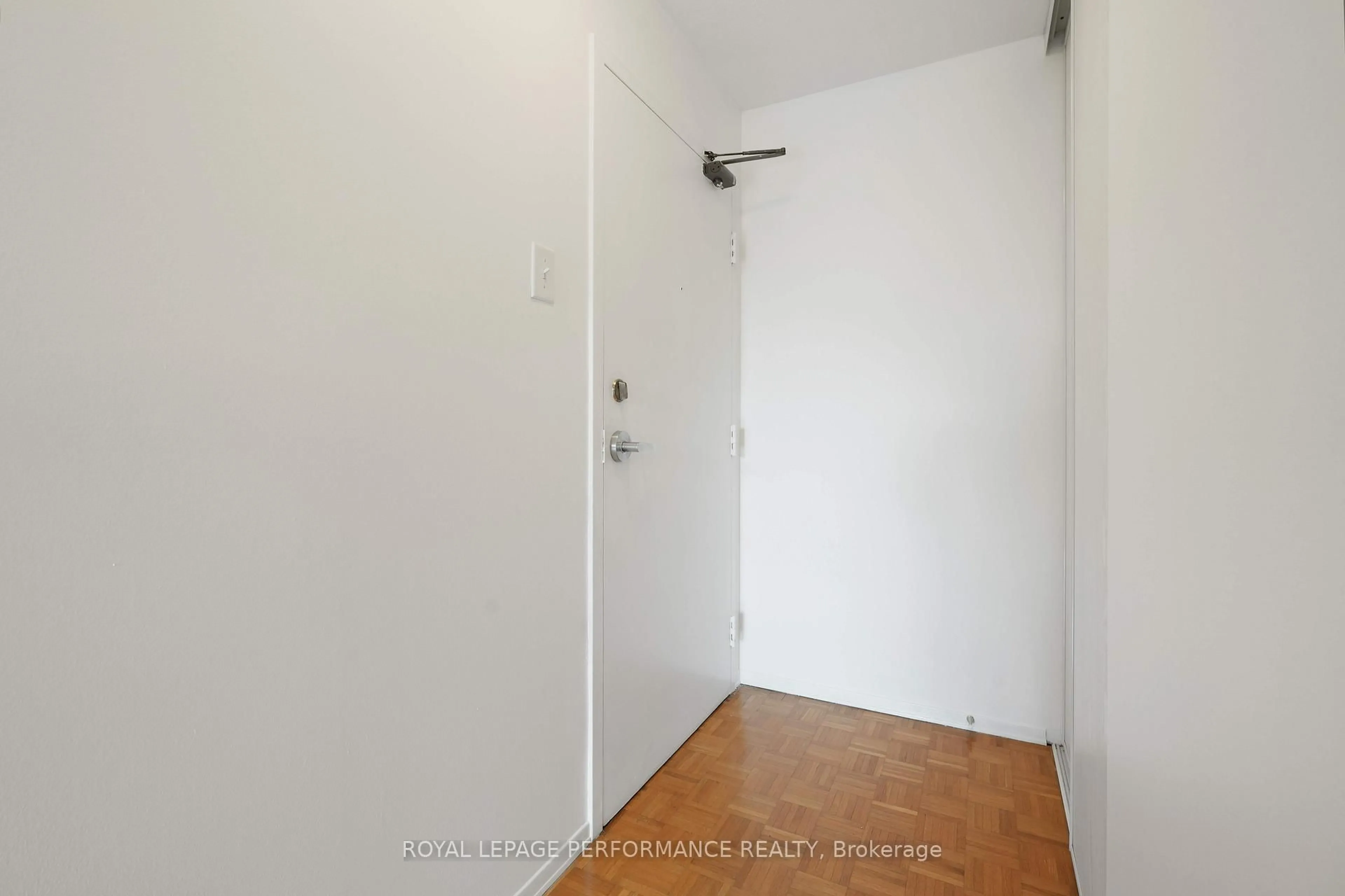 A pic of a room for 475 Laurier Ave #308, Ottawa Ontario K1R 7X1