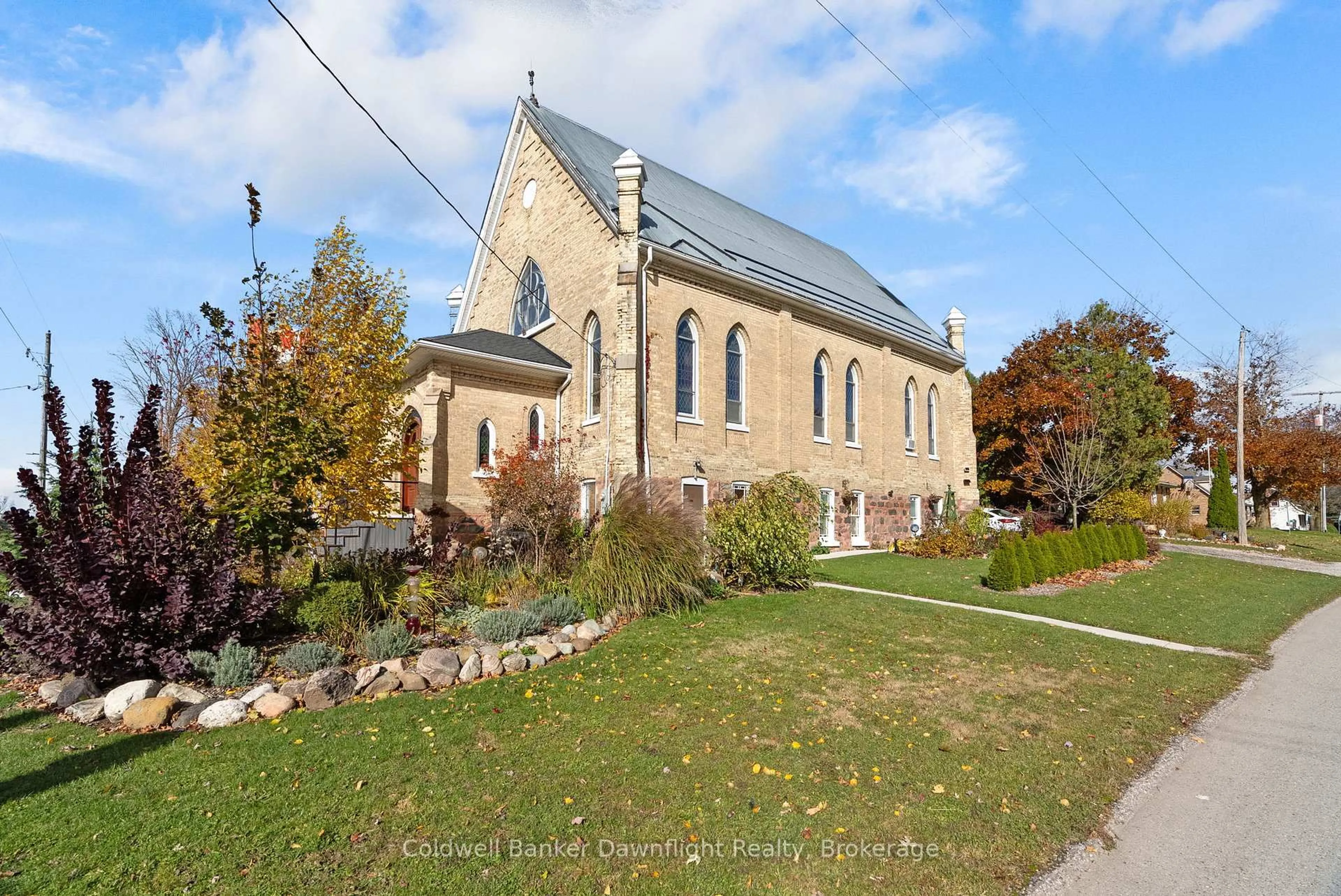 A pic from outside/outdoor area/front of a property/back of a property/a pic from drone, building for 206 Bruce Road 86 Rd, Huron-Kinloss Ontario N0G 2W0