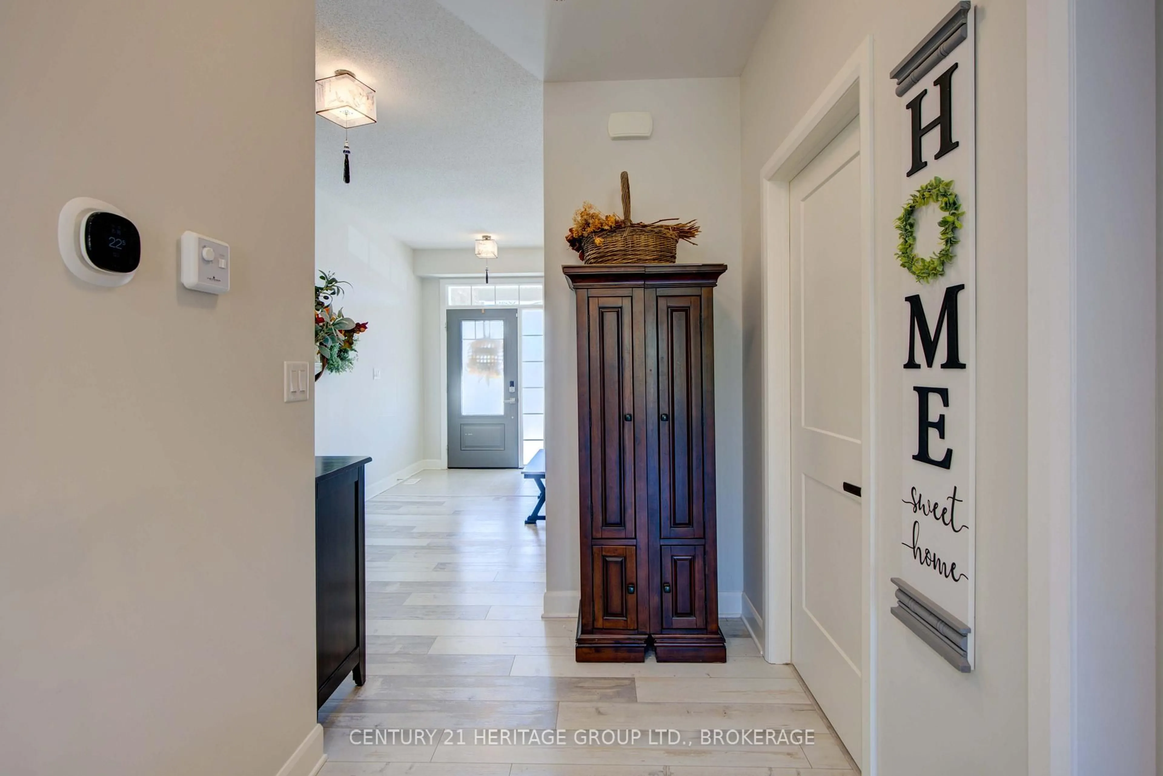 Indoor entryway for 1263 Max Cres, Kingston Ontario K7P 0P2