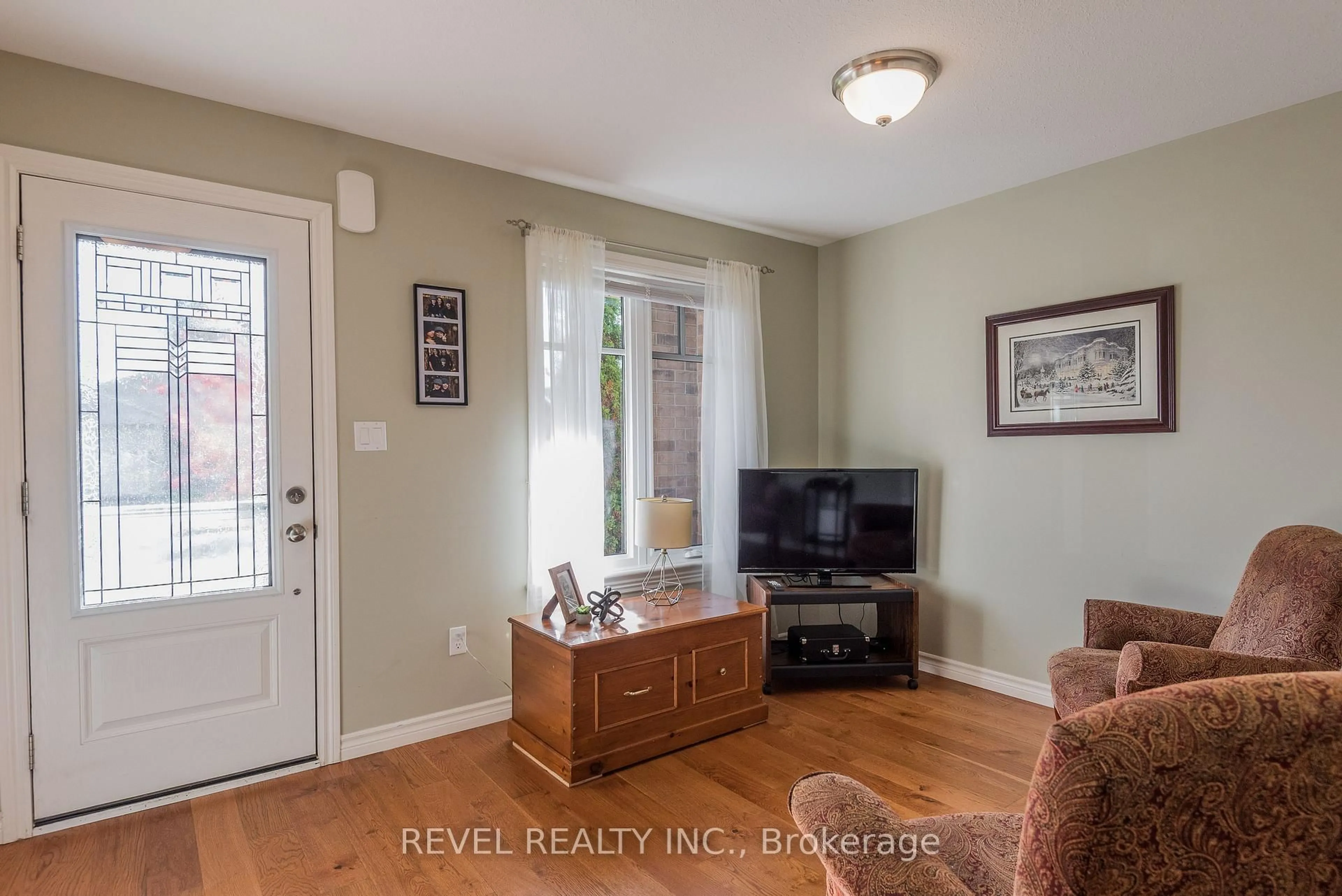 Living room with furniture, unknown for 89 Laurent Blvd, Kawartha Lakes Ontario K9V 0G9