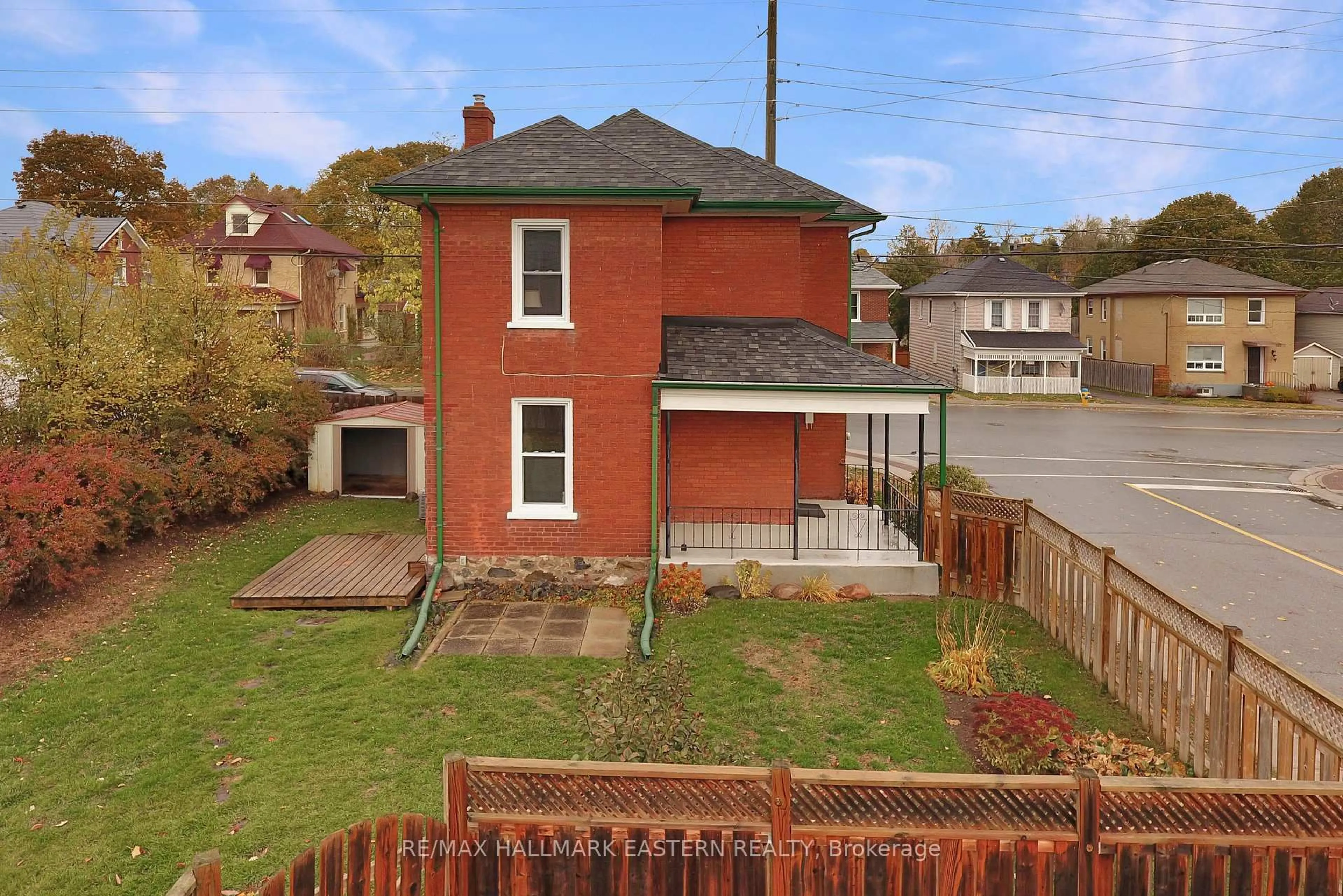 A pic from outside/outdoor area/front of a property/back of a property/a pic from drone, street for 198 Hazlitt St, Peterborough Ontario K9H 1L7