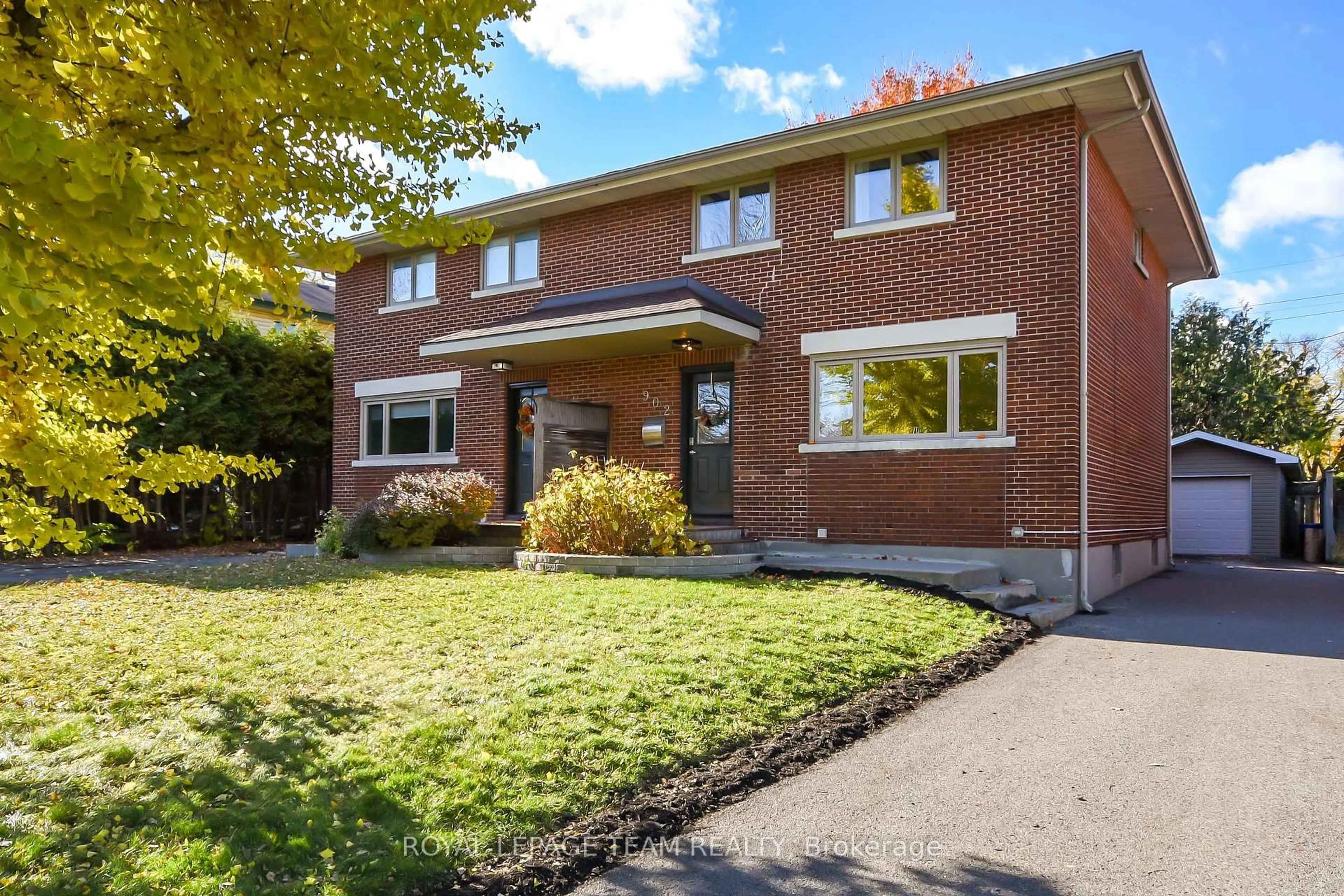 Home with brick exterior material, street for 902 Broadview Ave, Ottawa Ontario K2A 2M5