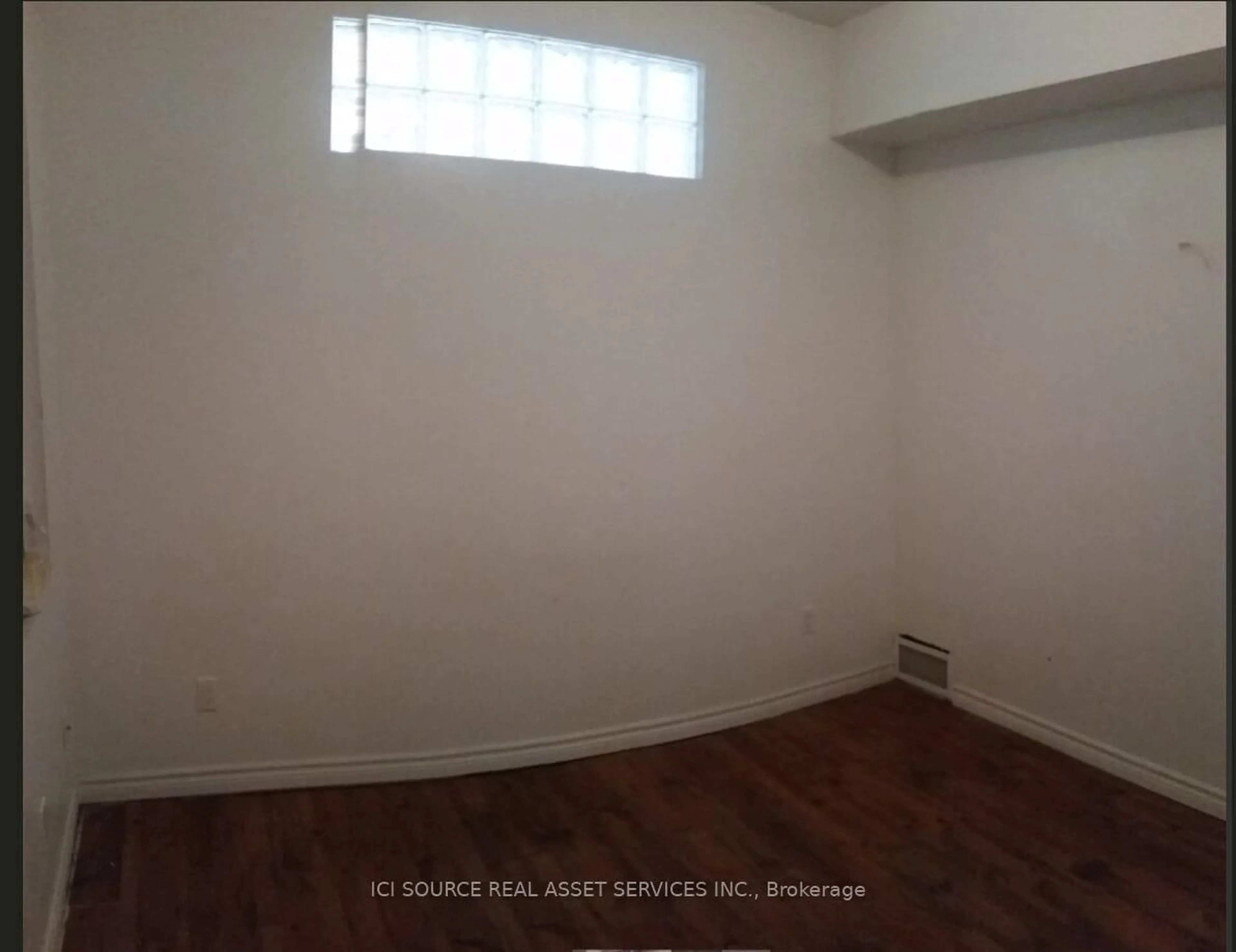 A pic of a room for 160 Brown St, Chatham-Kent Ontario N0P 1M0