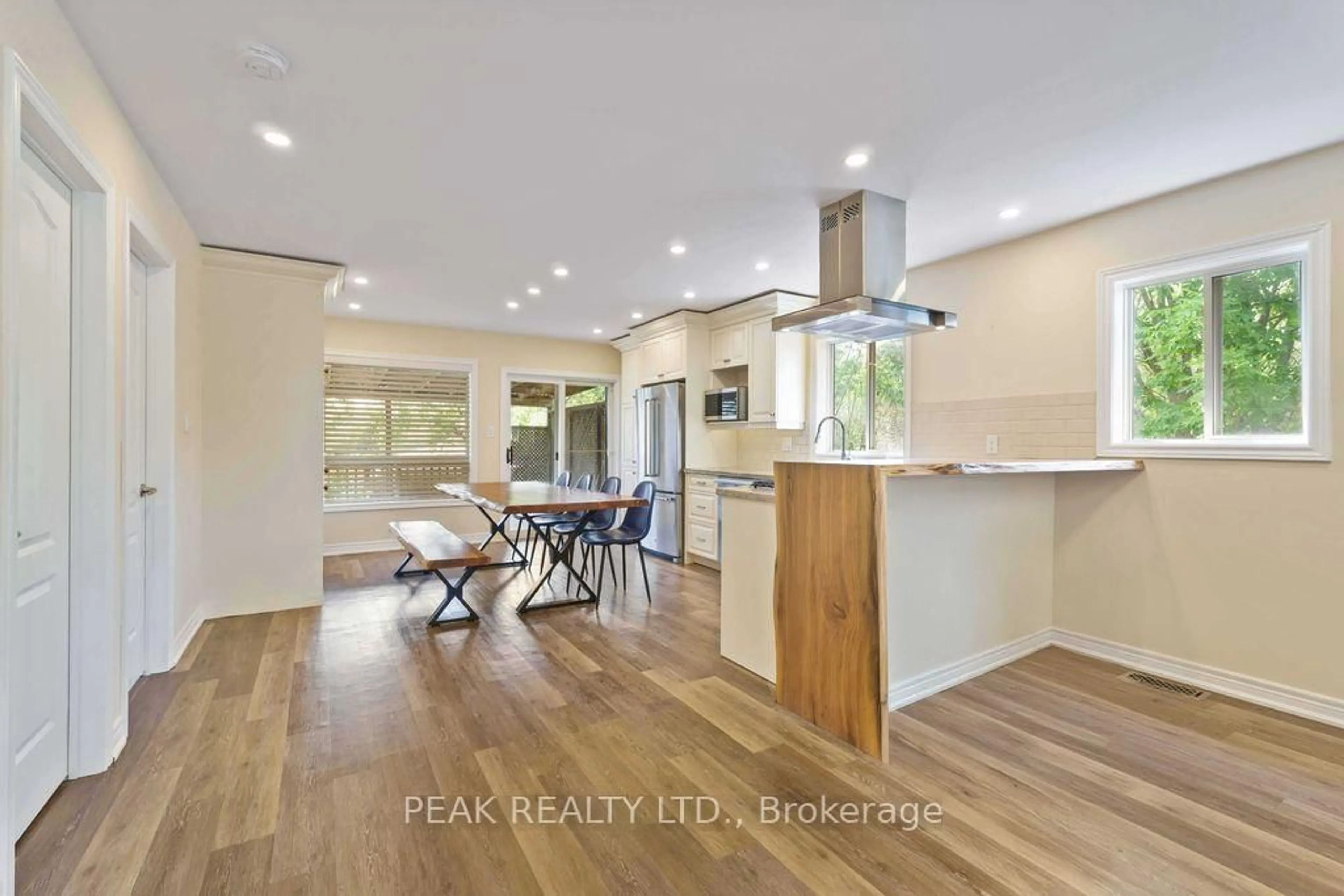 Open concept kitchen, unknown for 4319 Arejay Ave, Lincoln Ontario L0R 1B6