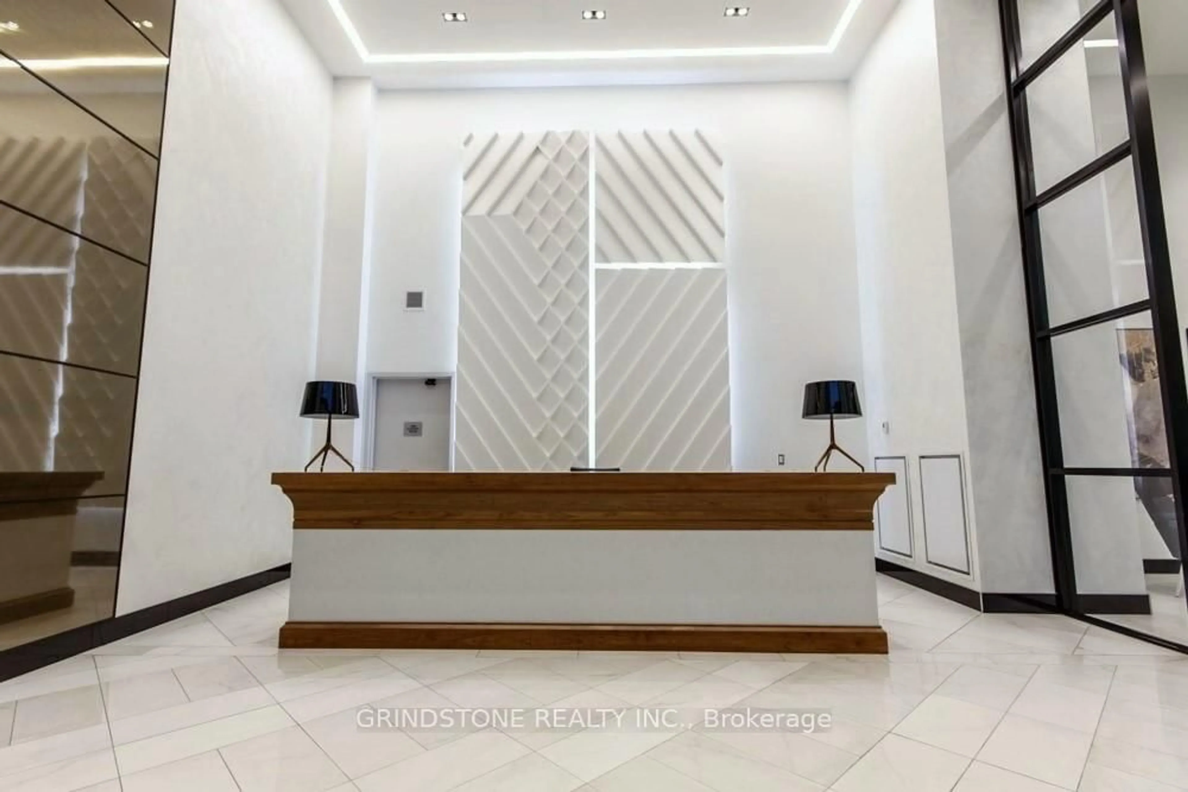 Lobby for 255 Bay St #111, Ottawa Ontario K1R 0C5