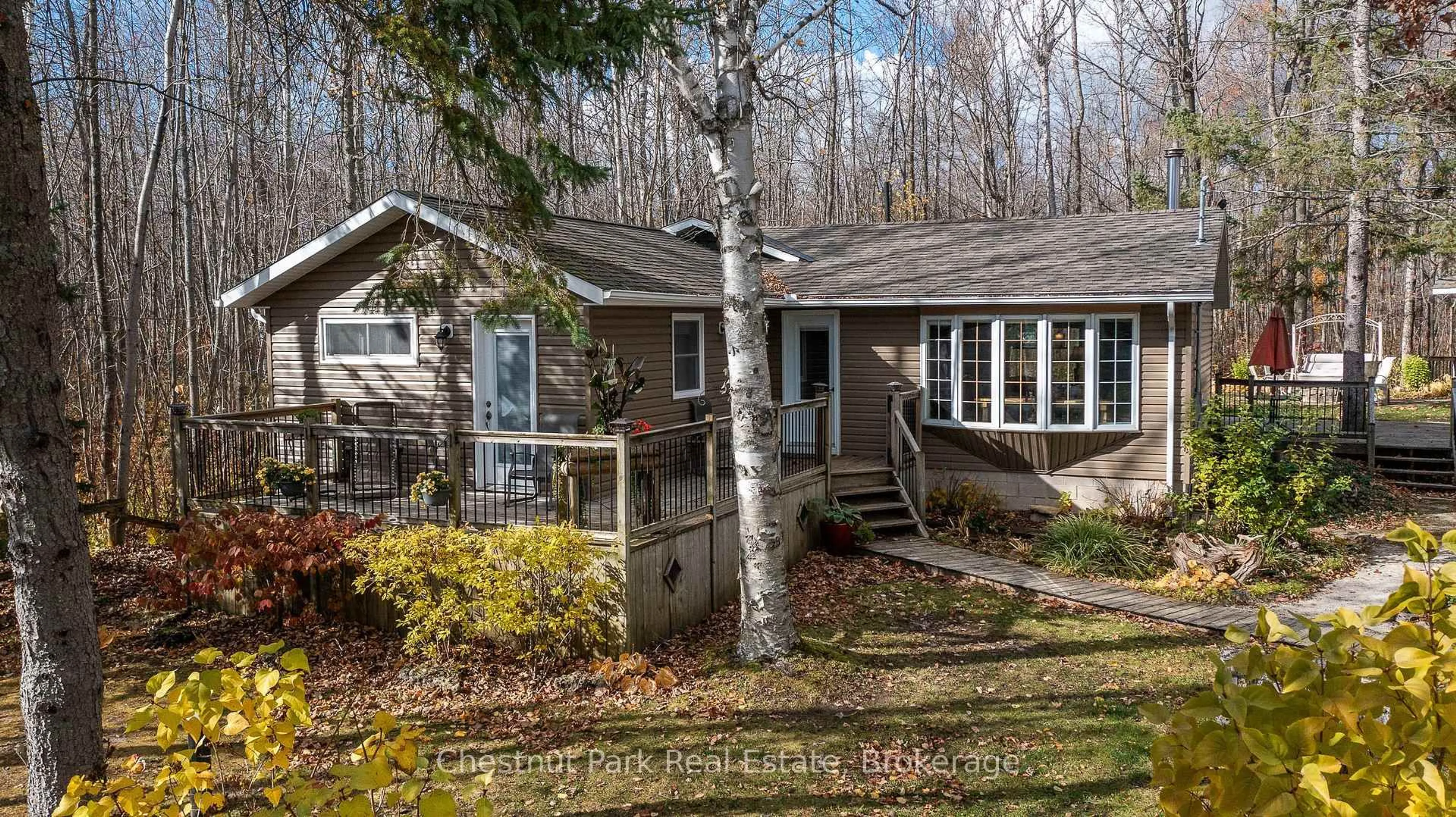 Home with vinyl exterior material, unknown for 129 Miller Lake Shore Rd, Northern Bruce Peninsula Ontario N0H 1Z0