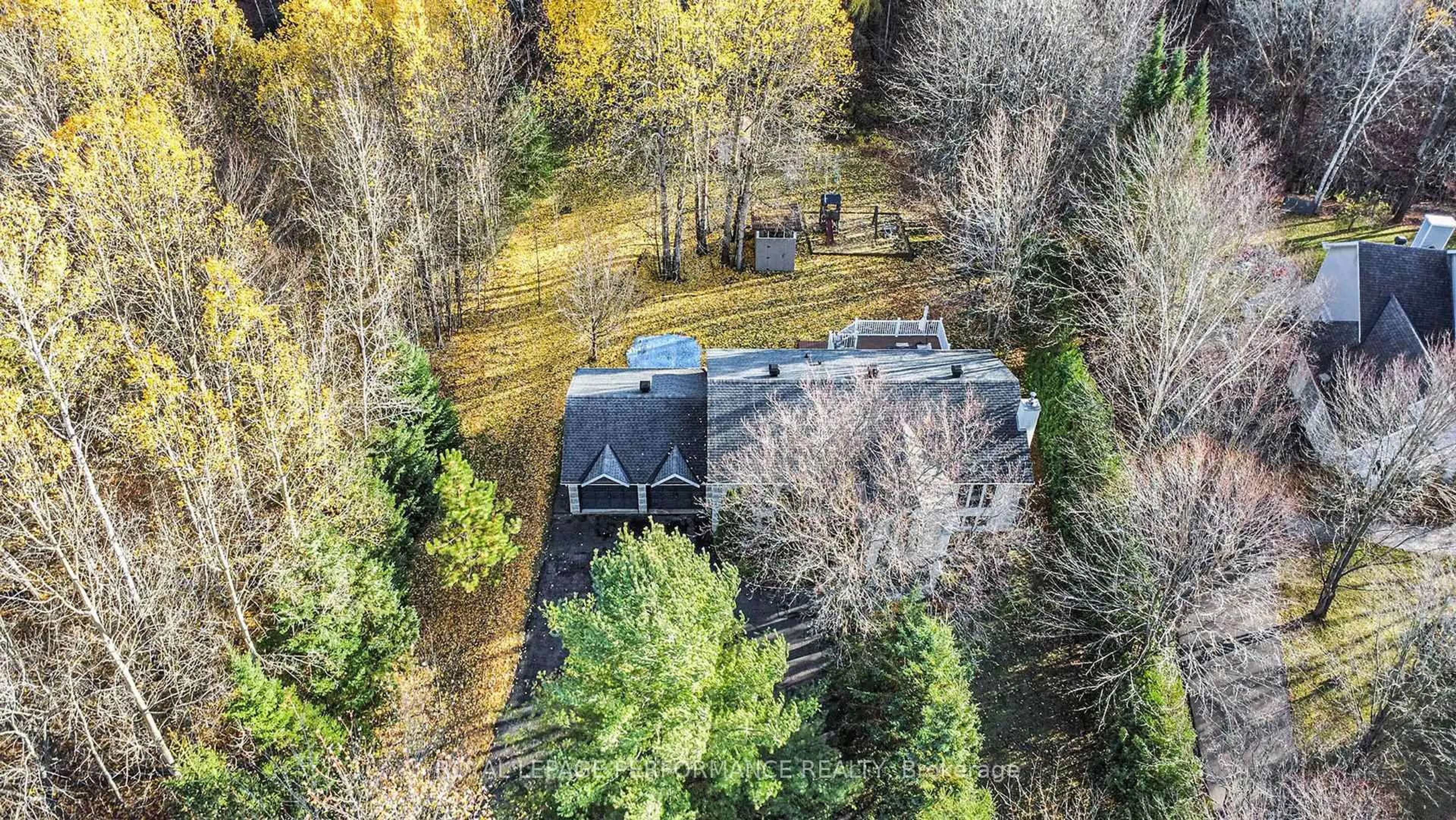 A pic from outside/outdoor area/front of a property/back of a property/a pic from drone, forest/trees view for 164 Cardinal Cres, Clarence-Rockland Ontario K4K 1K9