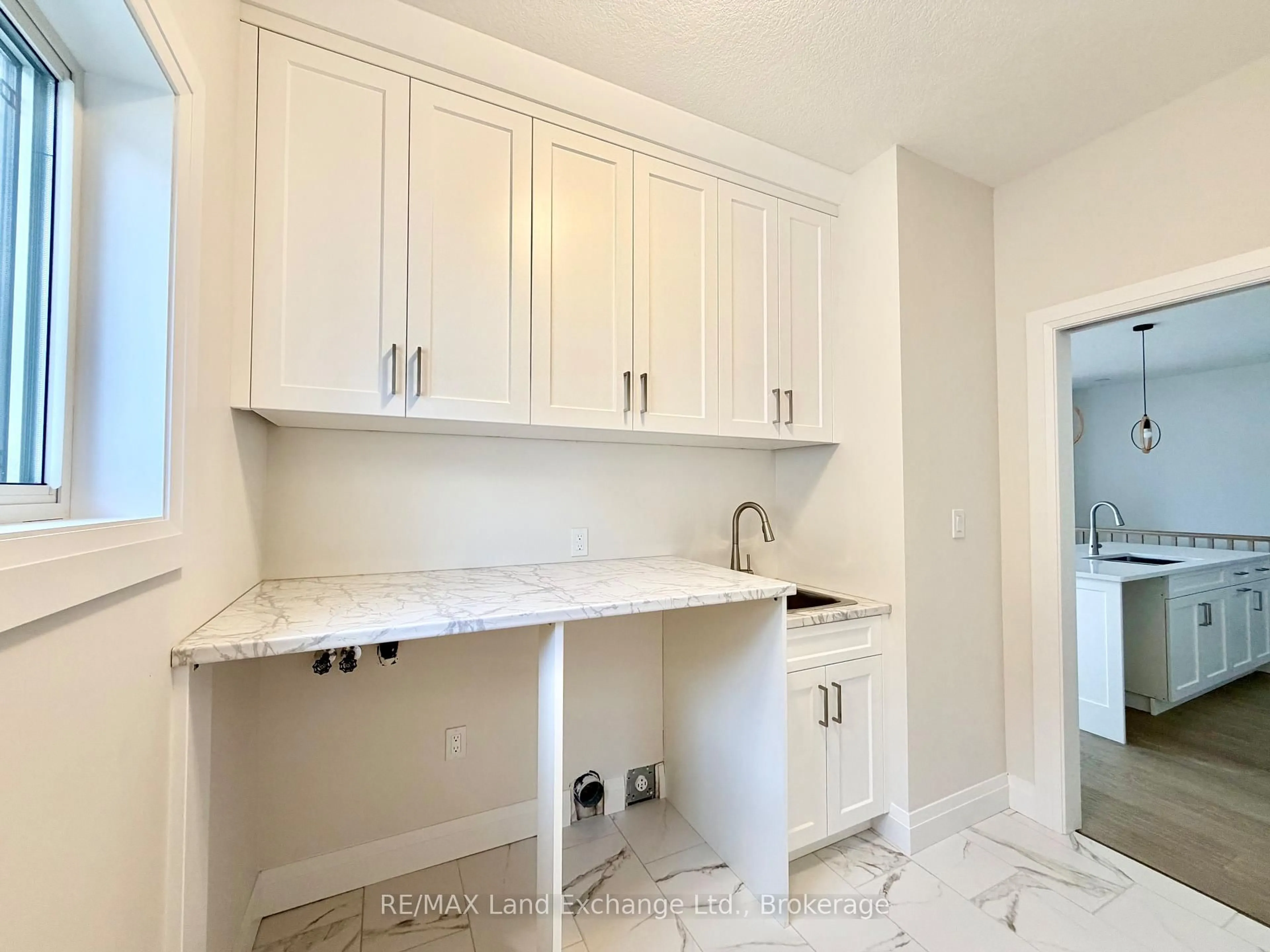Laundry room for 155 WESTLINKS Dr, Saugeen Shores Ontario N0H 2C3