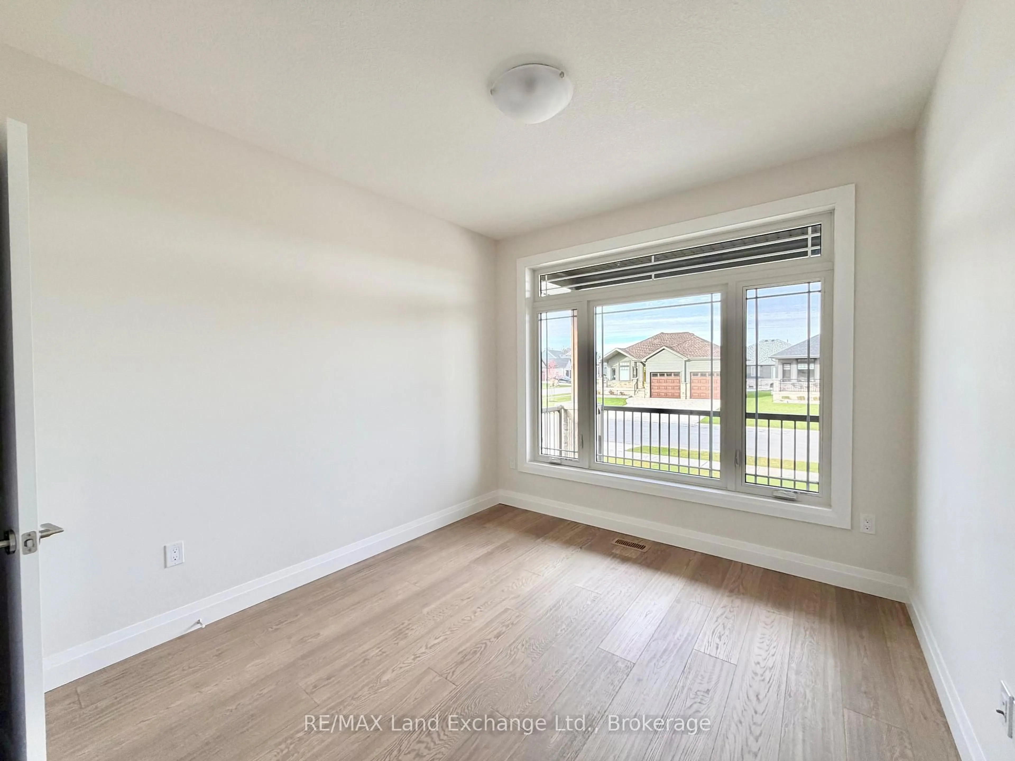 A pic of a room for 155 WESTLINKS Dr, Saugeen Shores Ontario N0H 2C3