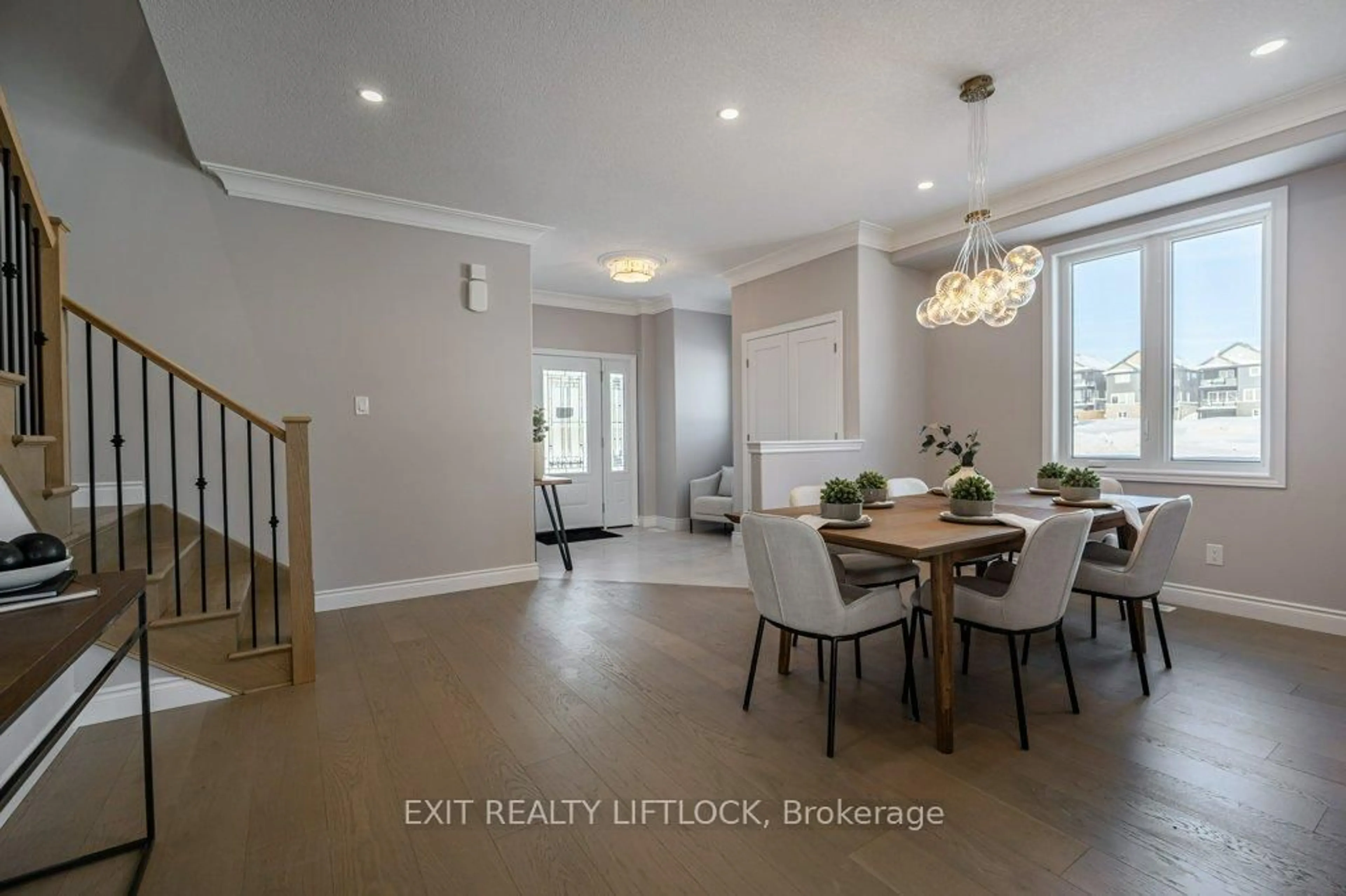 Dining room, unknown for 802 Steinberg Crt, Peterborough Ontario K9K 0H7