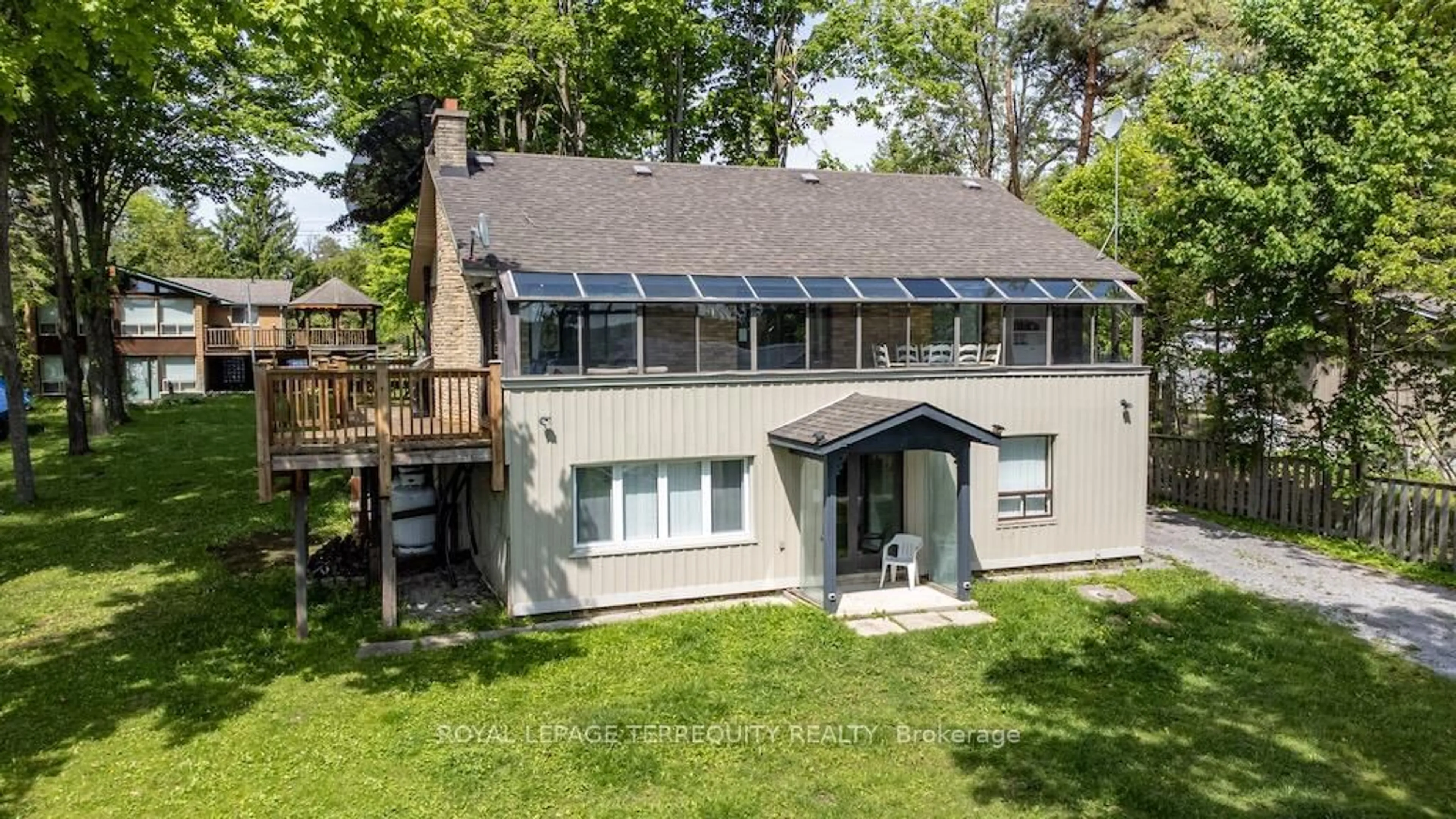 A pic from outside/outdoor area/front of a property/back of a property/a pic from drone, unknown for 31 Alpine St, Kawartha Lakes Ontario K9V 4R1