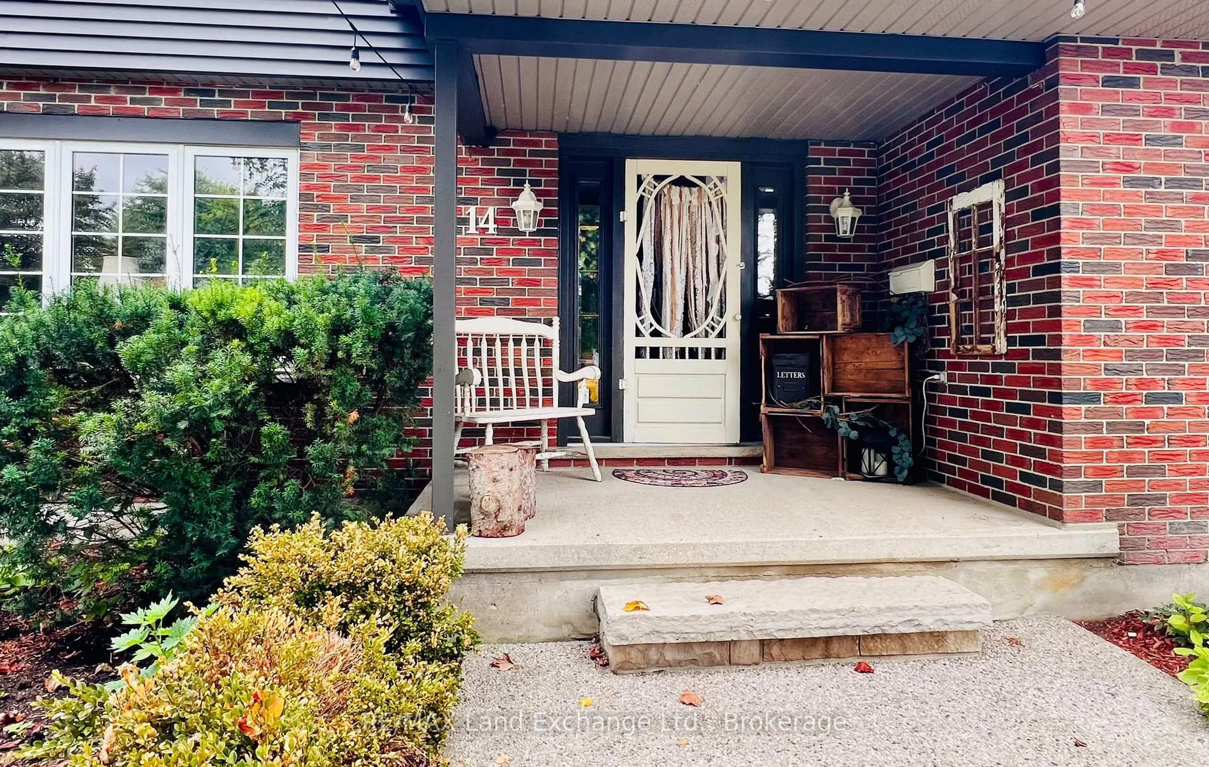 Unknown for 14 McDonald St, North Perth Ontario N4W 1K4