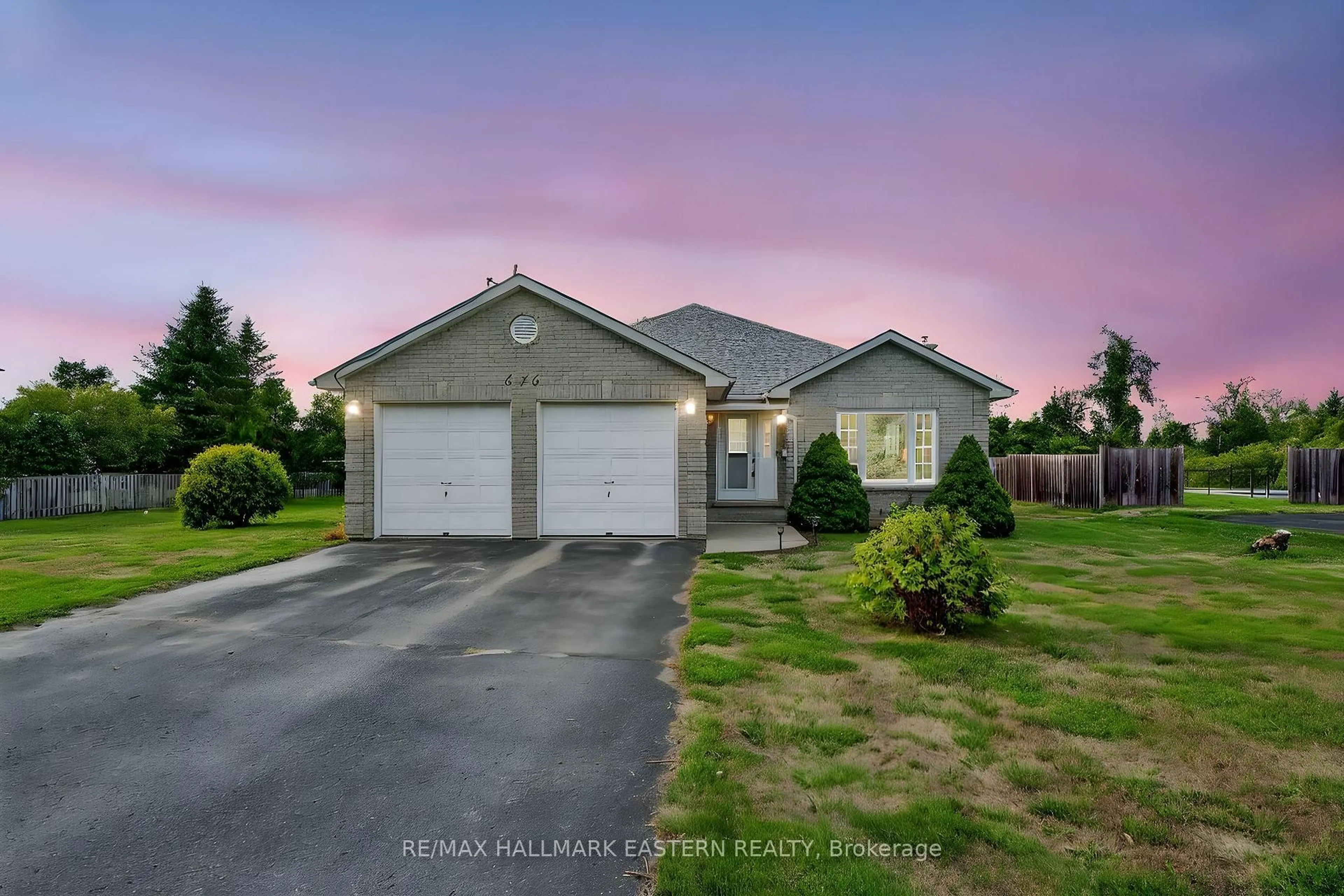 A pic from outside/outdoor area/front of a property/back of a property/a pic from drone, street for 676 Towerhill Rd, Peterborough Ontario K9K 2N2