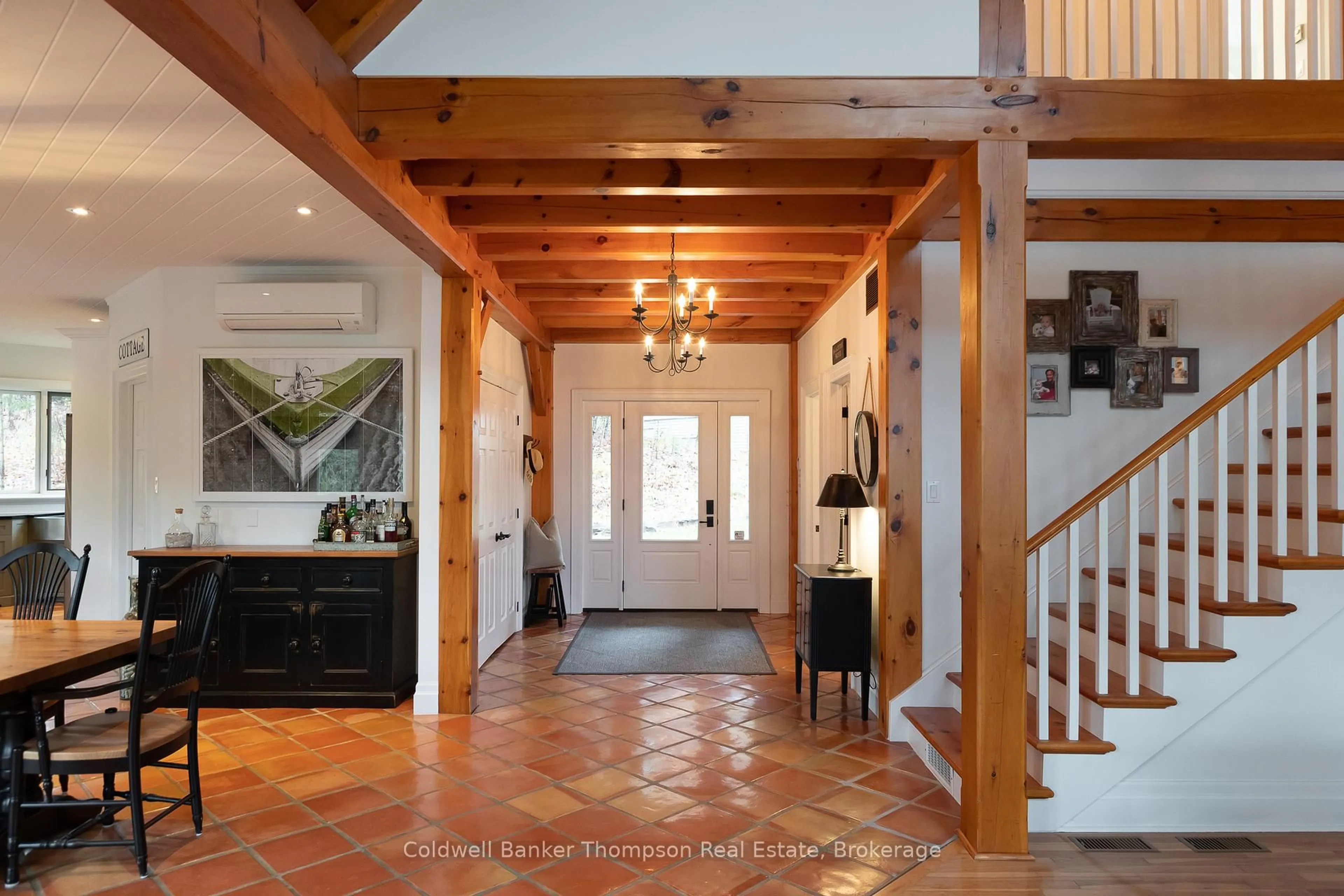 Indoor foyer for 54 Hoodstown Shores Rd, Huntsville Ontario P1H 2J2