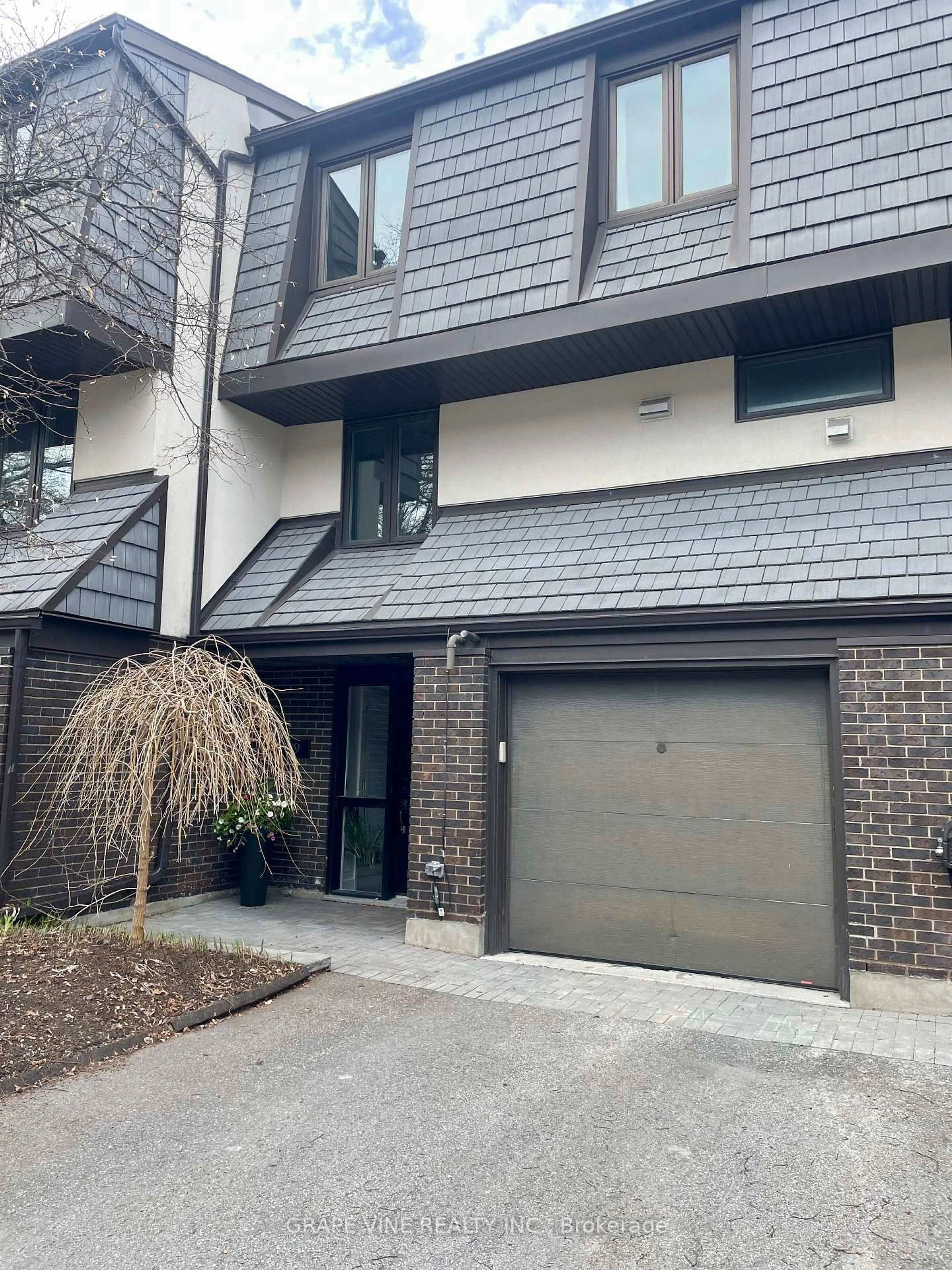 Home with brick exterior material, street for 655 Richmond Rd #29, Ottawa Ontario K2A 3Y3