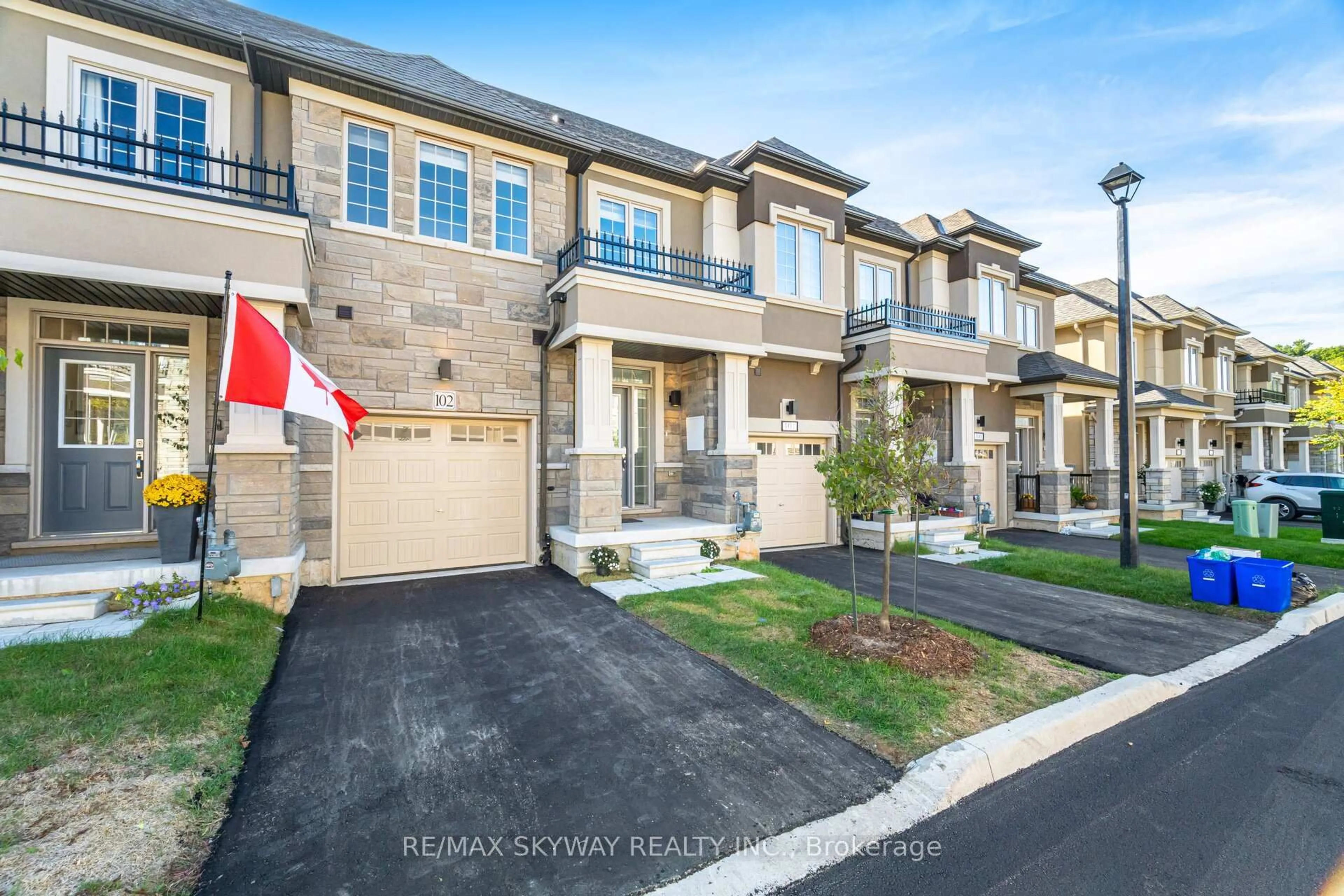 Unknown for 305 Garner Rd #102, Hamilton Ontario L9G 5E6