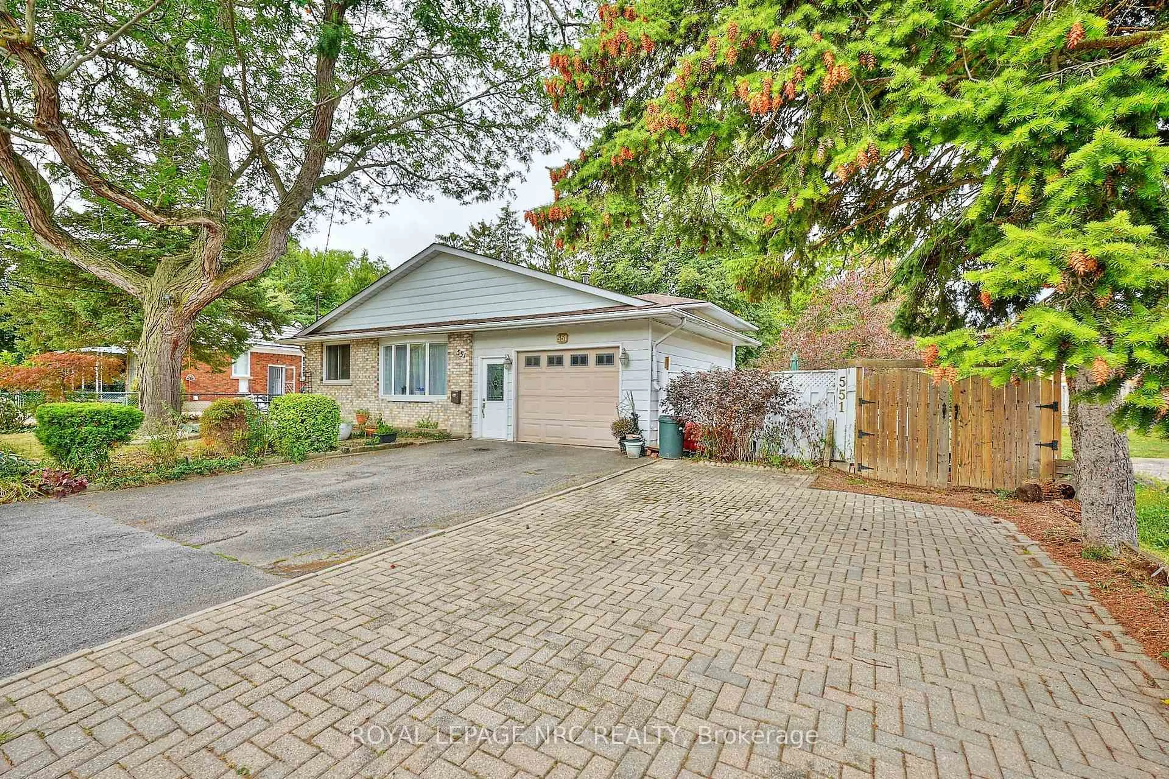 Home with brick exterior material, street for 551 Geneva St, St. Catharines Ontario L2N 2J1