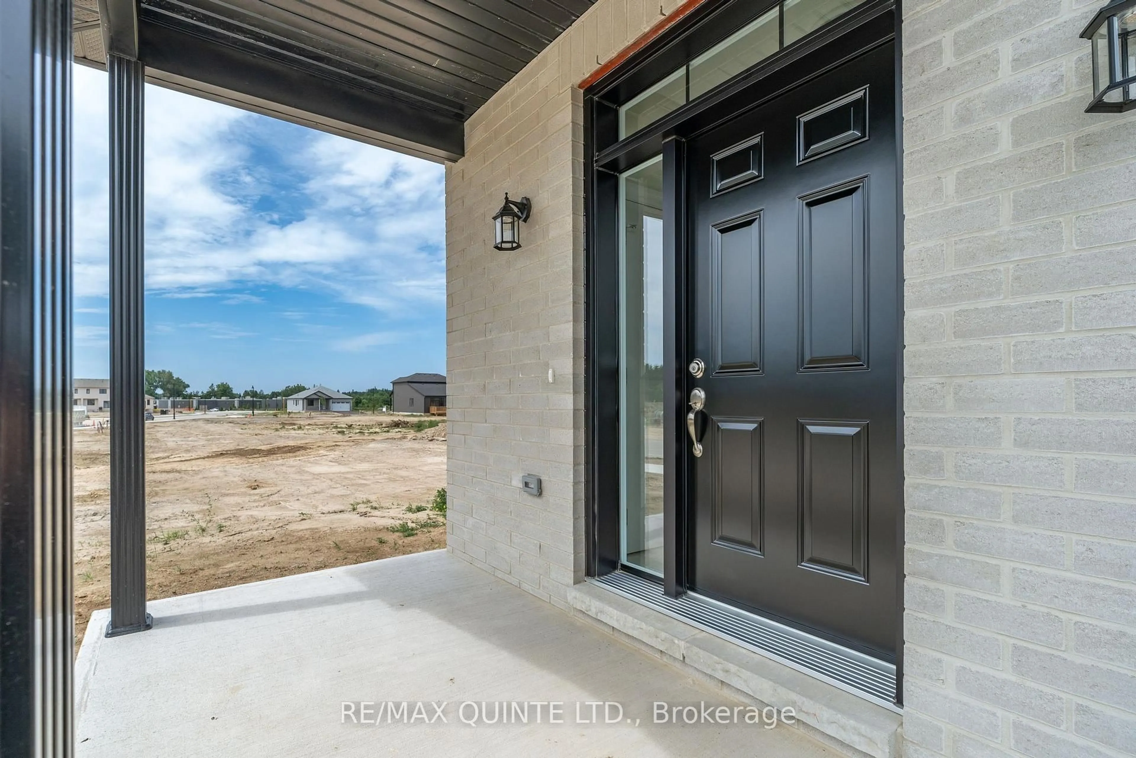 Indoor entryway for 79 George Wright Blvd, Prince Edward County Ontario K0K 2T0
