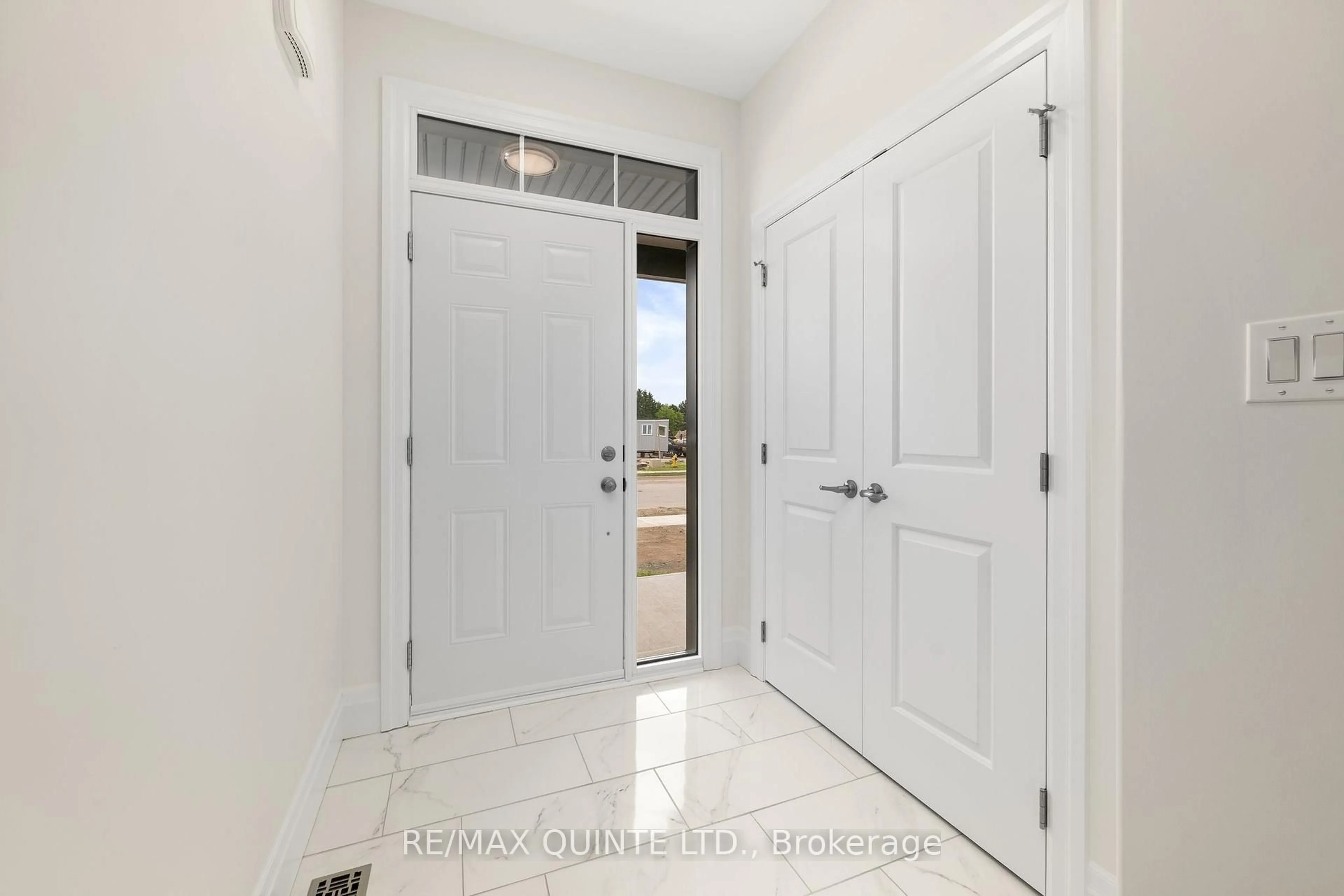 Indoor entryway for 79 George Wright Blvd, Prince Edward County Ontario K0K 2T0