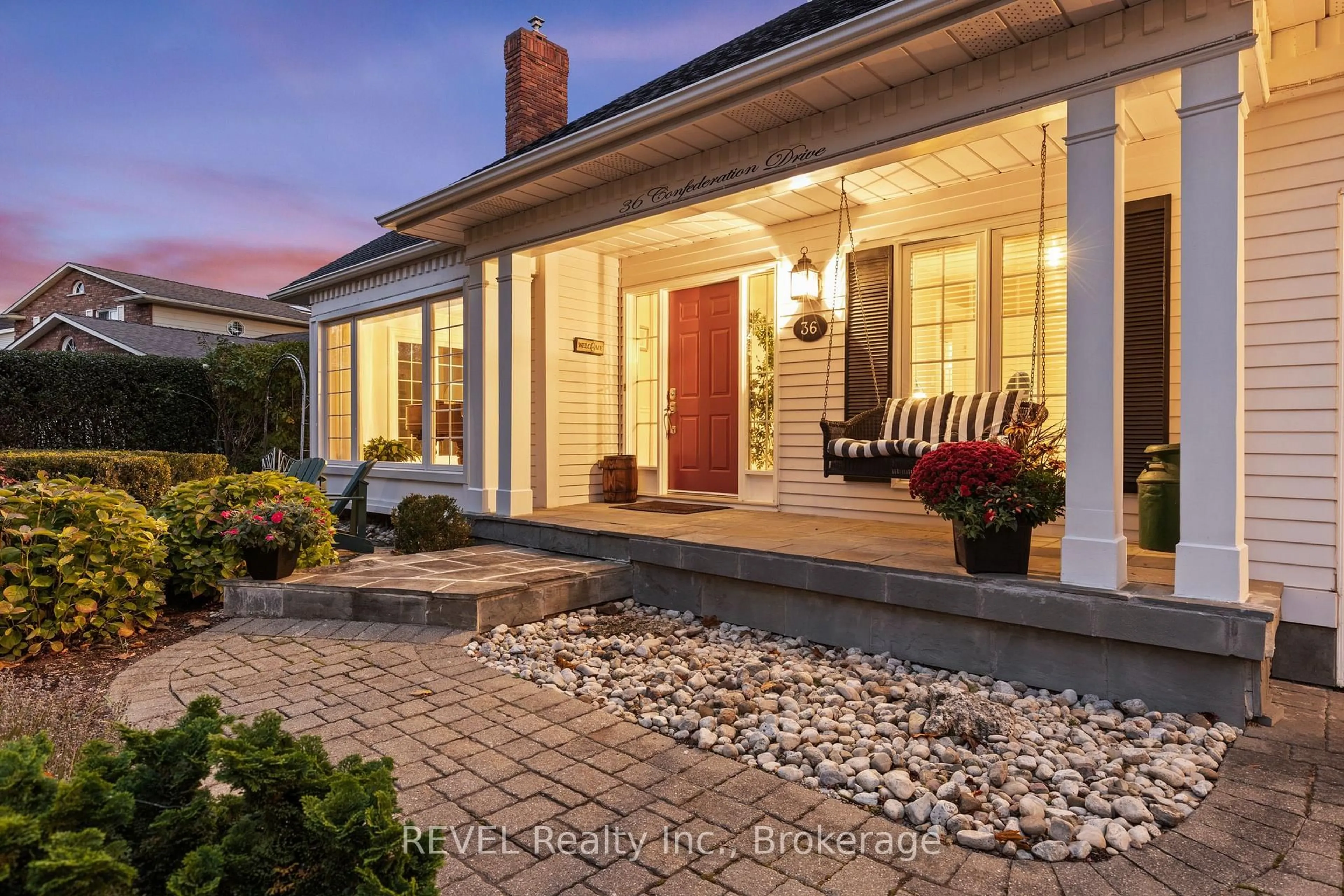 Home with brick exterior material, street for 36 CONFEDERATION Dr, Niagara-on-the-Lake Ontario L0S 1J0