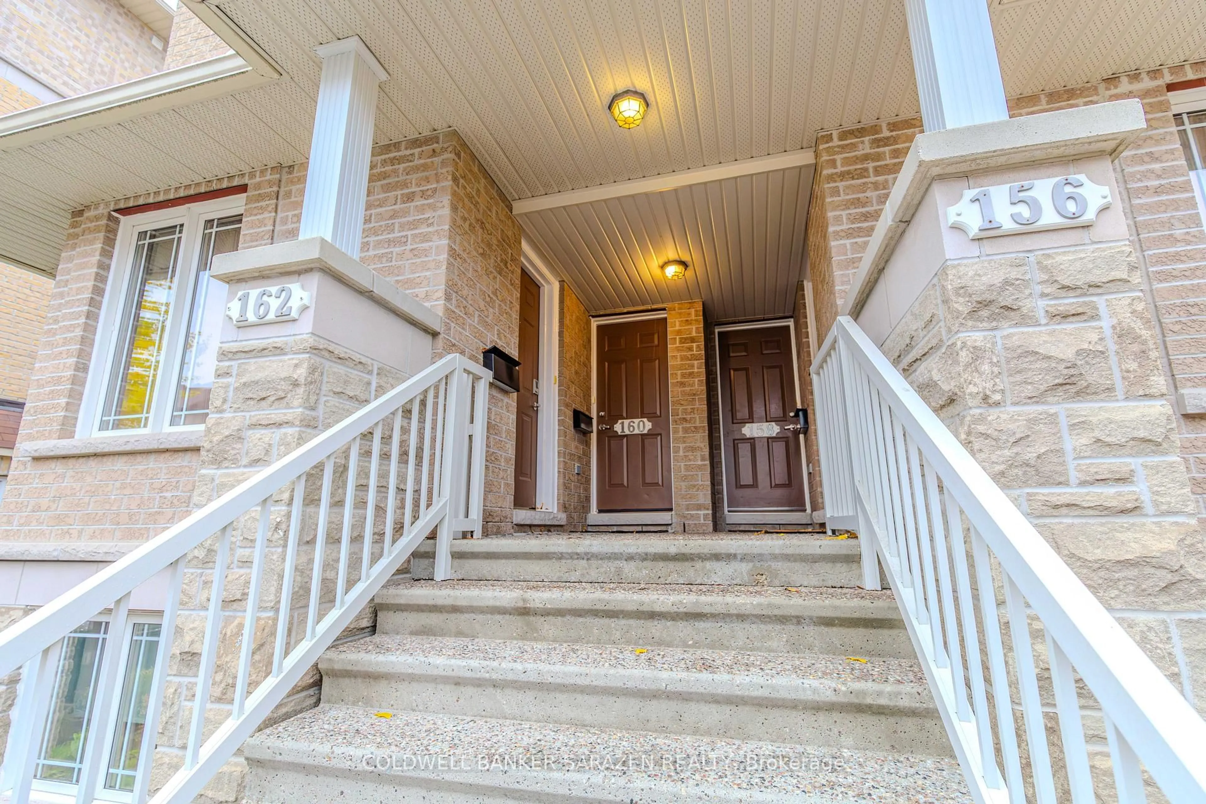 Indoor foyer for 160 Paseo Private, Ottawa Ontario K2G 4N7