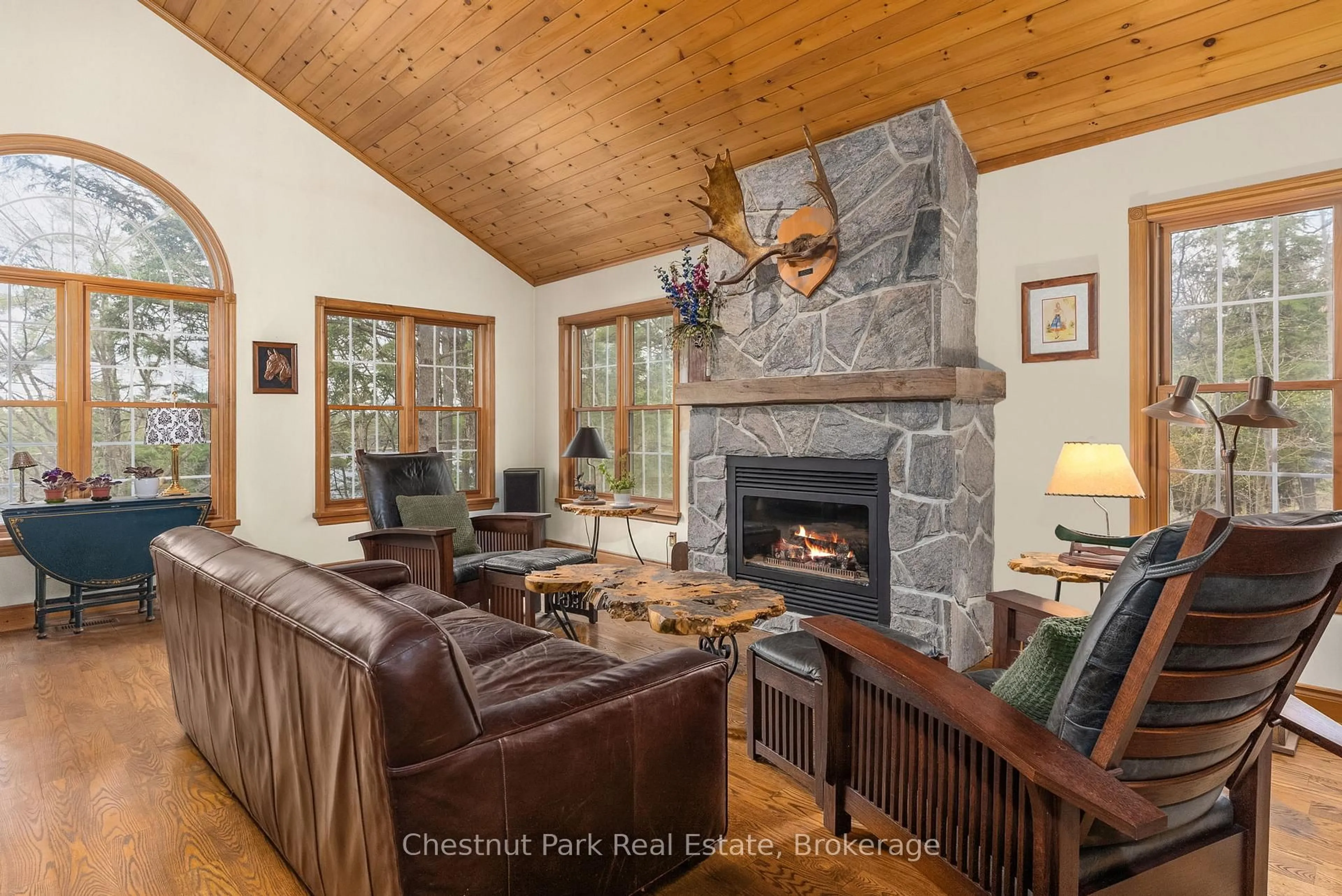 Living room with furniture, unknown for 1143 Leonard Lake 1 Rd, Muskoka Lakes Ontario P1L 2G7