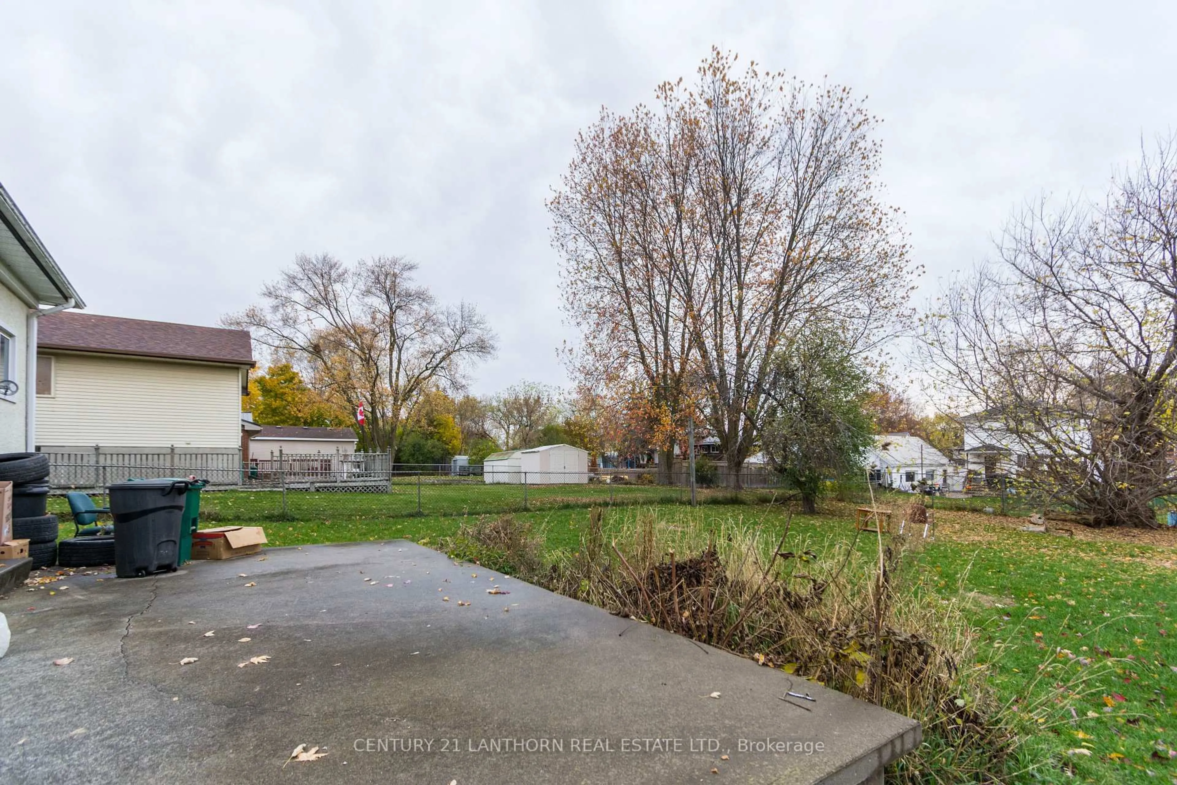 A pic from outside/outdoor area/front of a property/back of a property/a pic from drone, street for 485 Sidney St, Belleville Ontario K8P 4A3