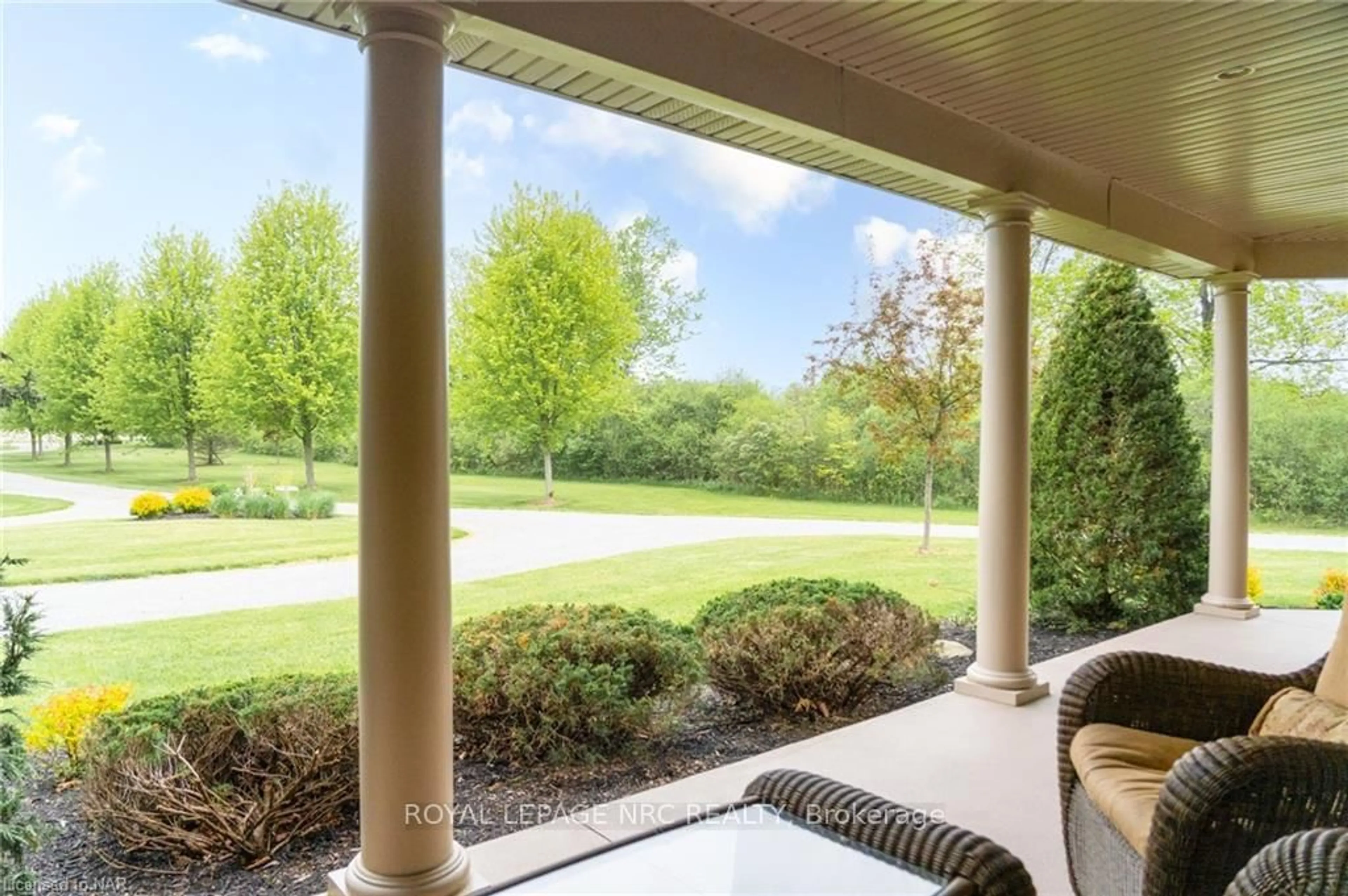 Patio, water/lake/river/ocean view for 5045 MICHENER Rd, Fort Erie Ontario L0S 1R0