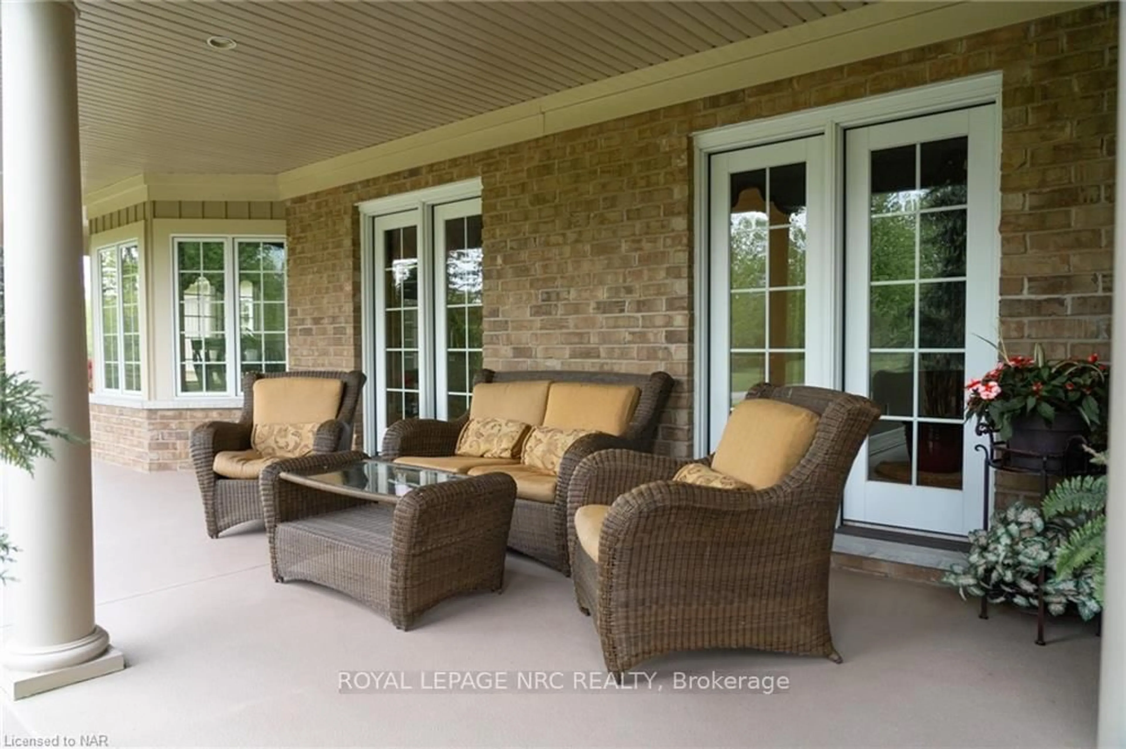 Patio, water/lake/river/ocean view for 5045 MICHENER Rd, Fort Erie Ontario L0S 1R0