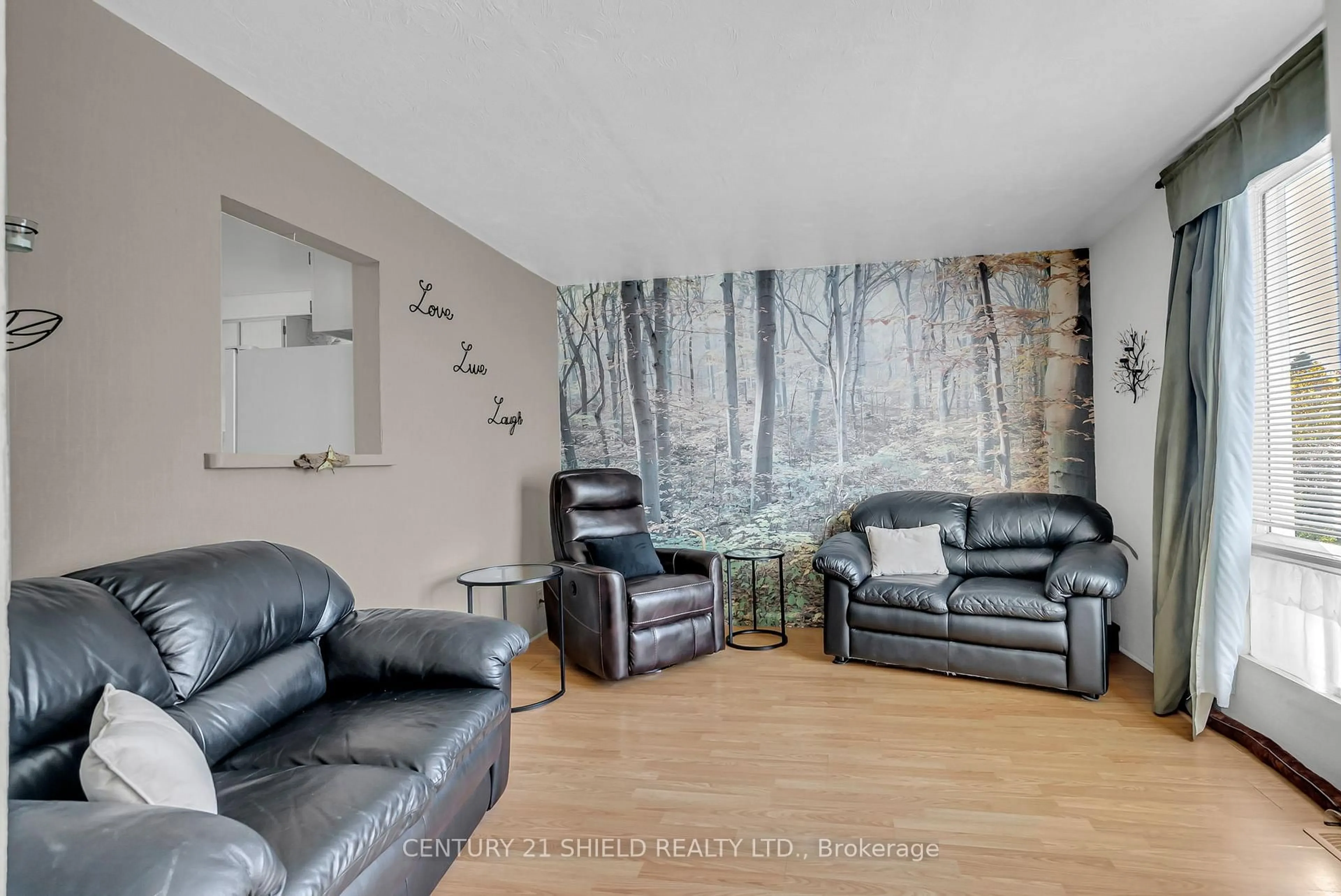 Living room with furniture, unknown for 1201 Daly Ave, Cornwall Ontario K6J 4W1