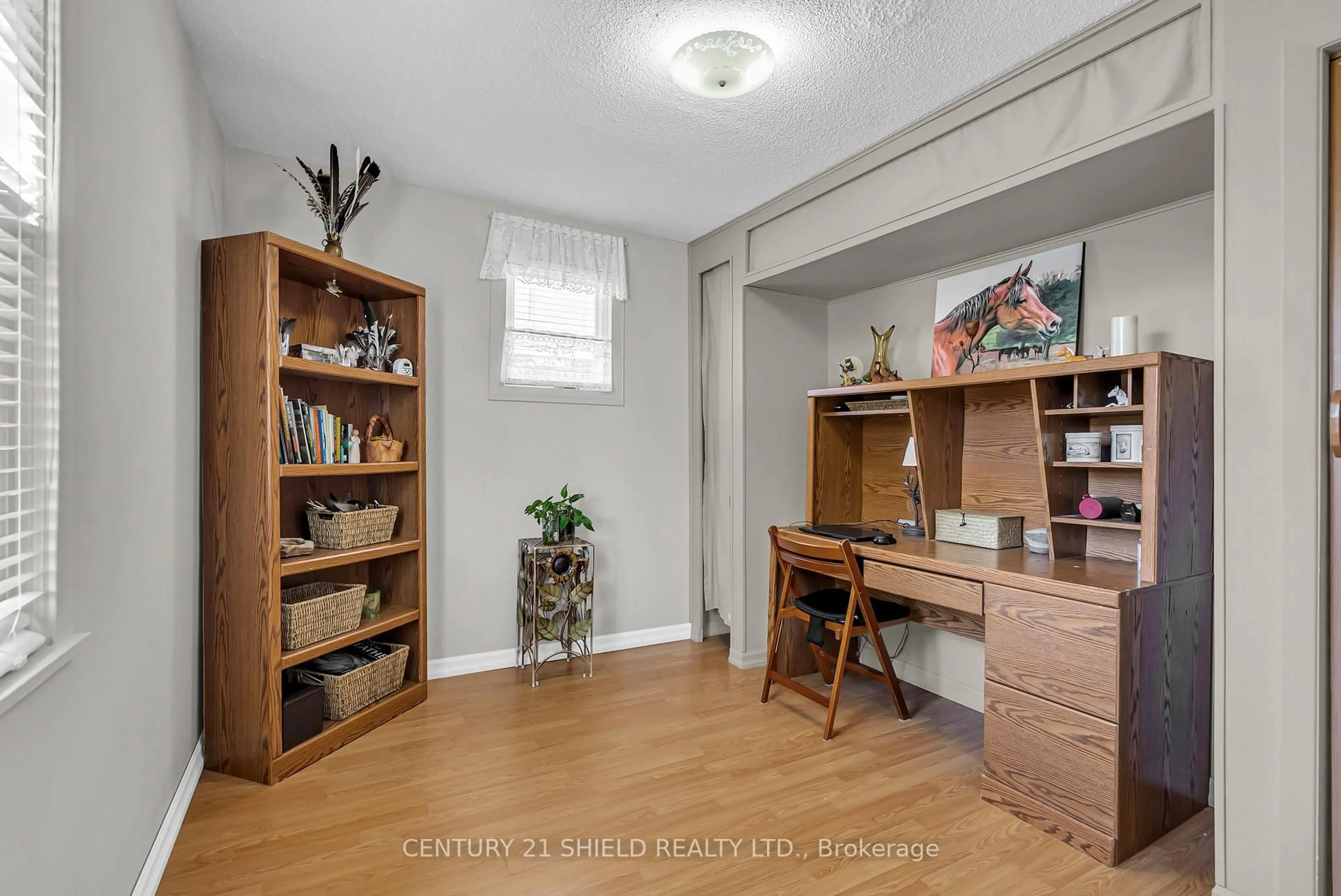 Unknown for 1201 Daly Ave, Cornwall Ontario K6J 4W1