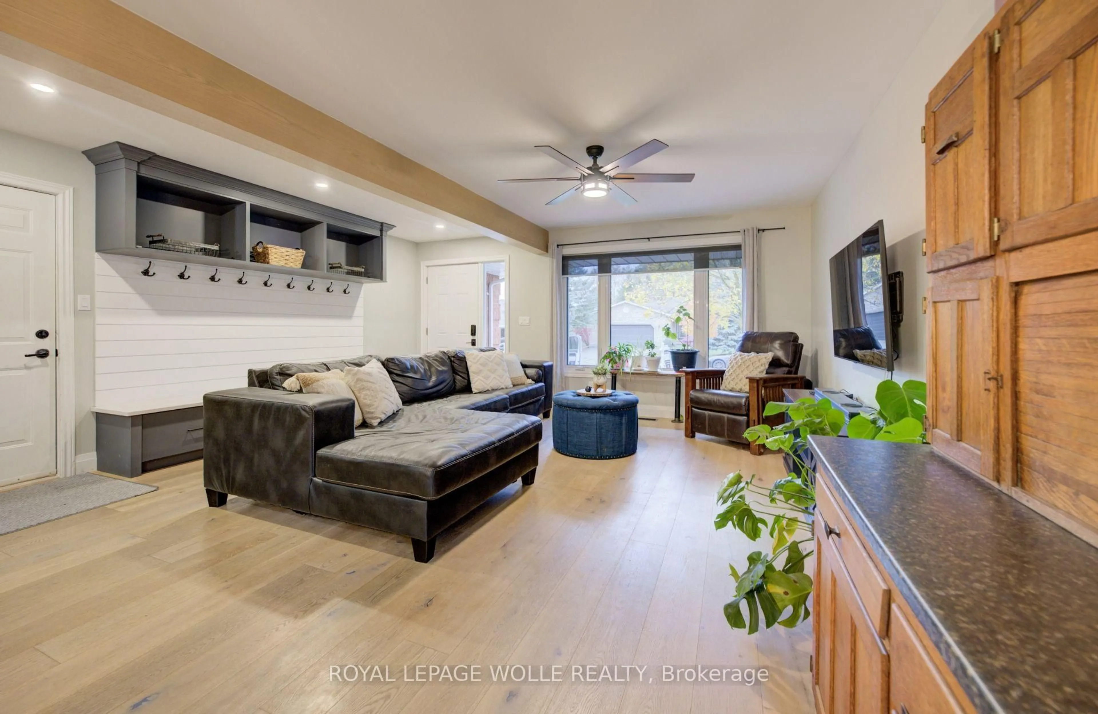 Living room with furniture, unknown for 1 Edgewood Crt, Wellesley Ontario N0B 2T0