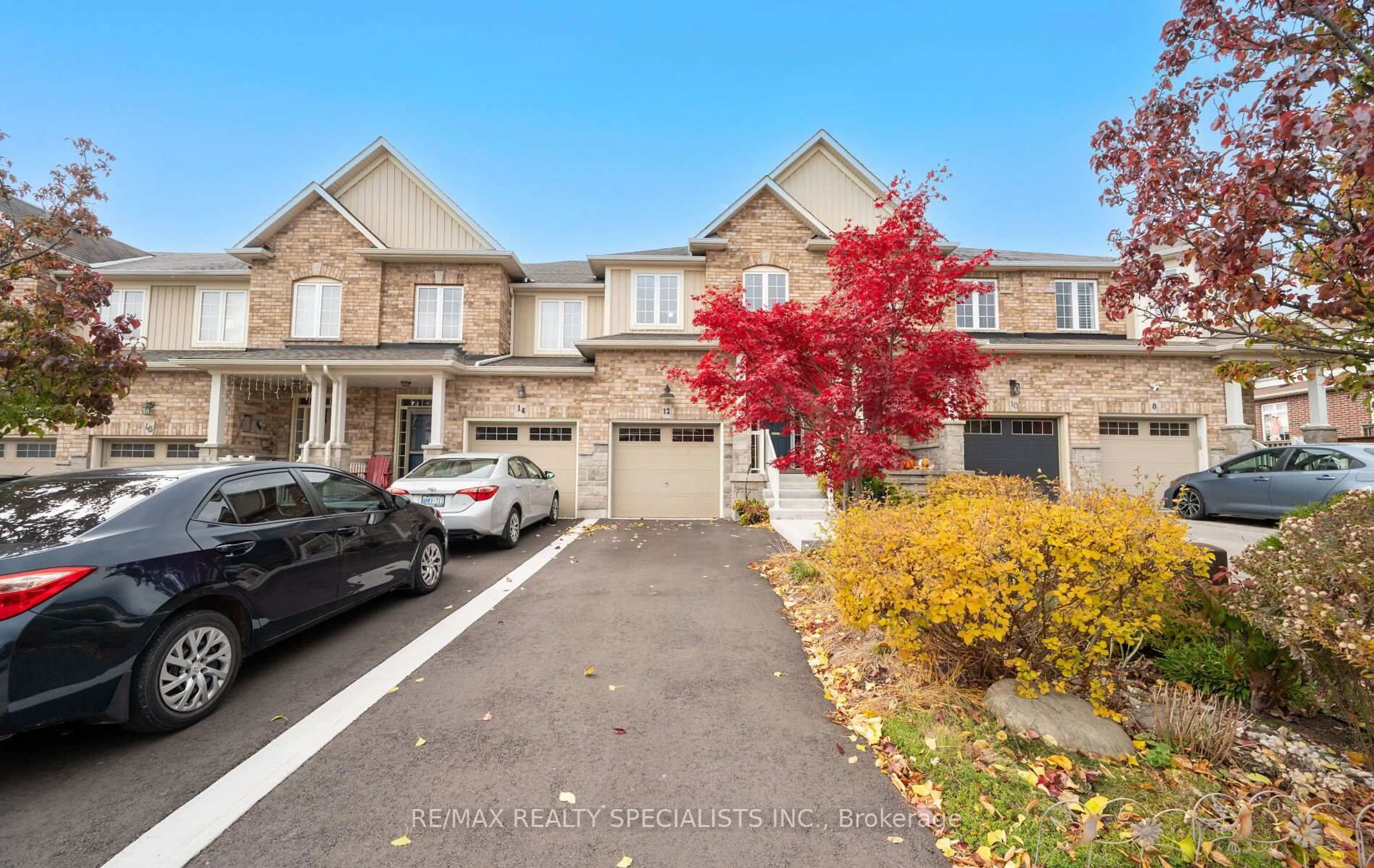 A pic from outside/outdoor area/front of a property/back of a property/a pic from drone, street for 12 Browview Dr, Hamilton Ontario L0R 2H9