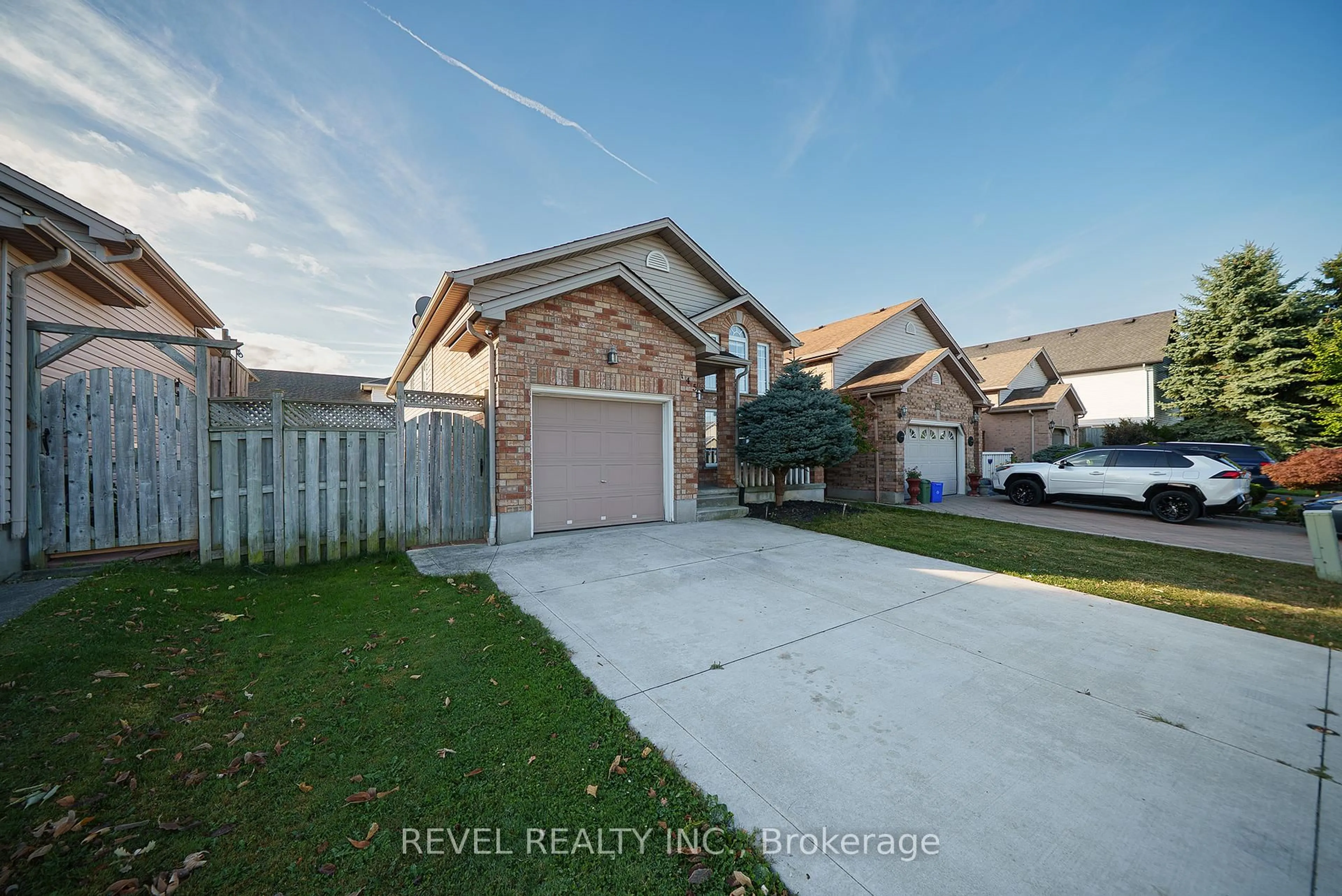 A pic from outside/outdoor area/front of a property/back of a property/a pic from drone, street for 145 Oldham St, London South Ontario N5Z 5E1