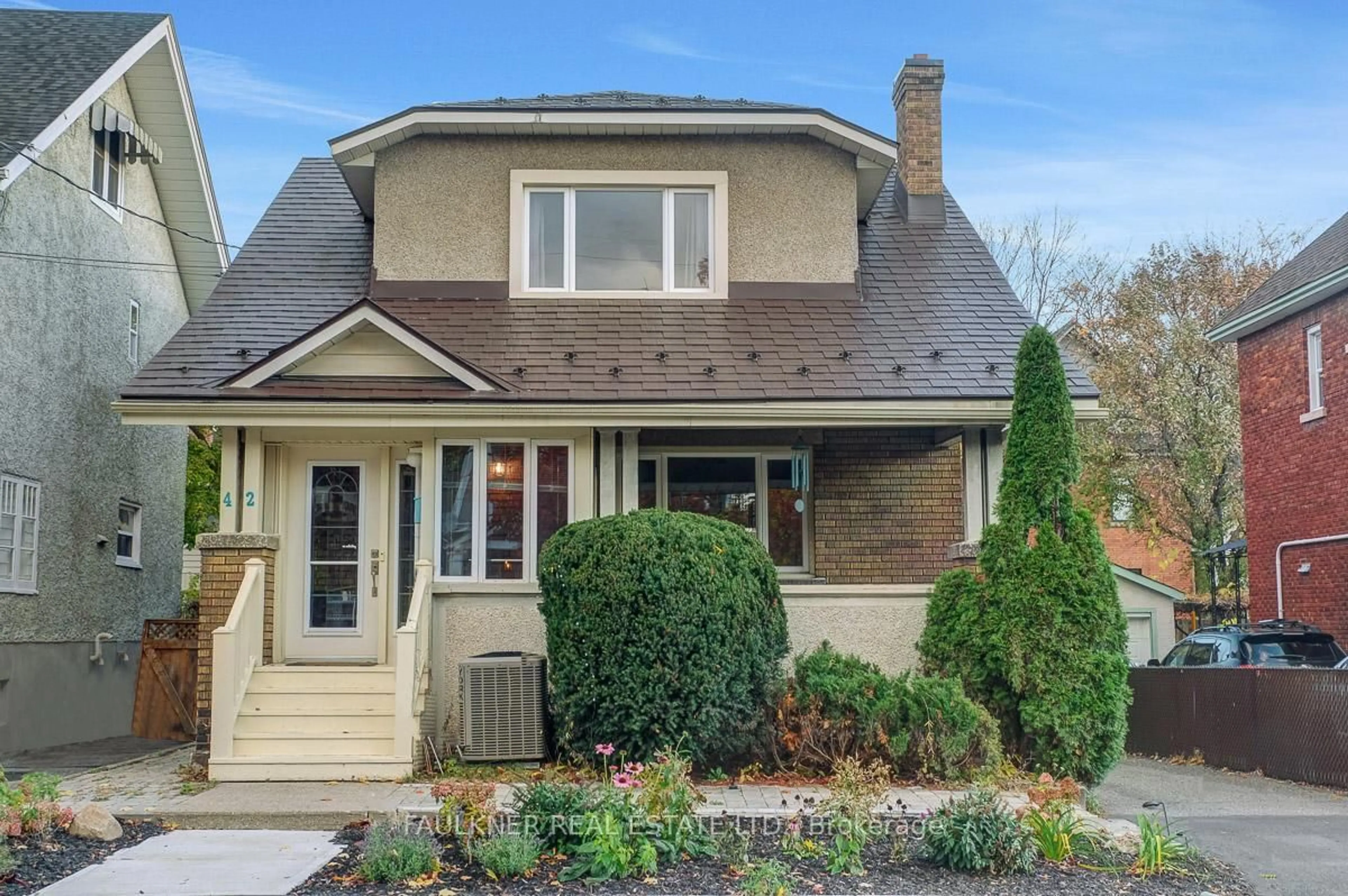 Home with vinyl exterior material, street for 42 Grove Ave, Ottawa Ontario K1S 3A6