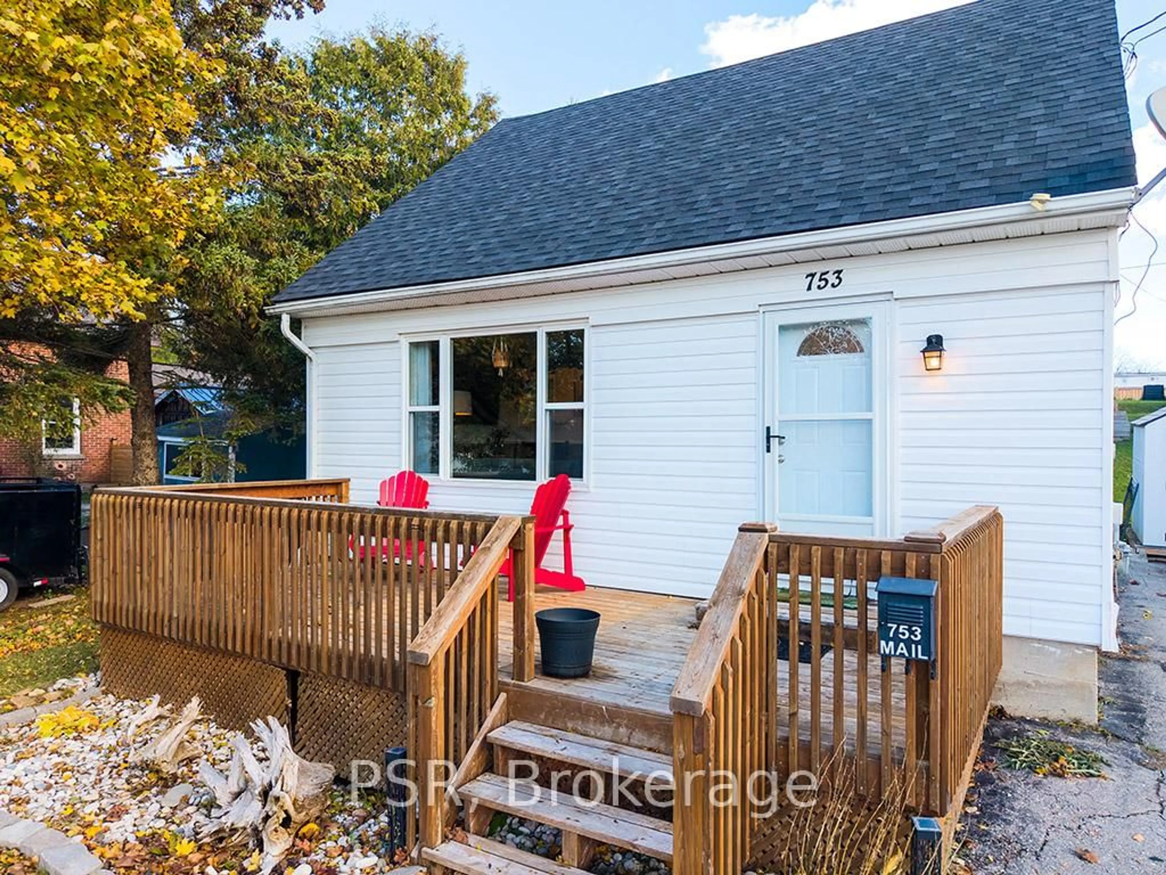 Patio, street for 753 8th Ave, Owen Sound Ontario N4K 3A5