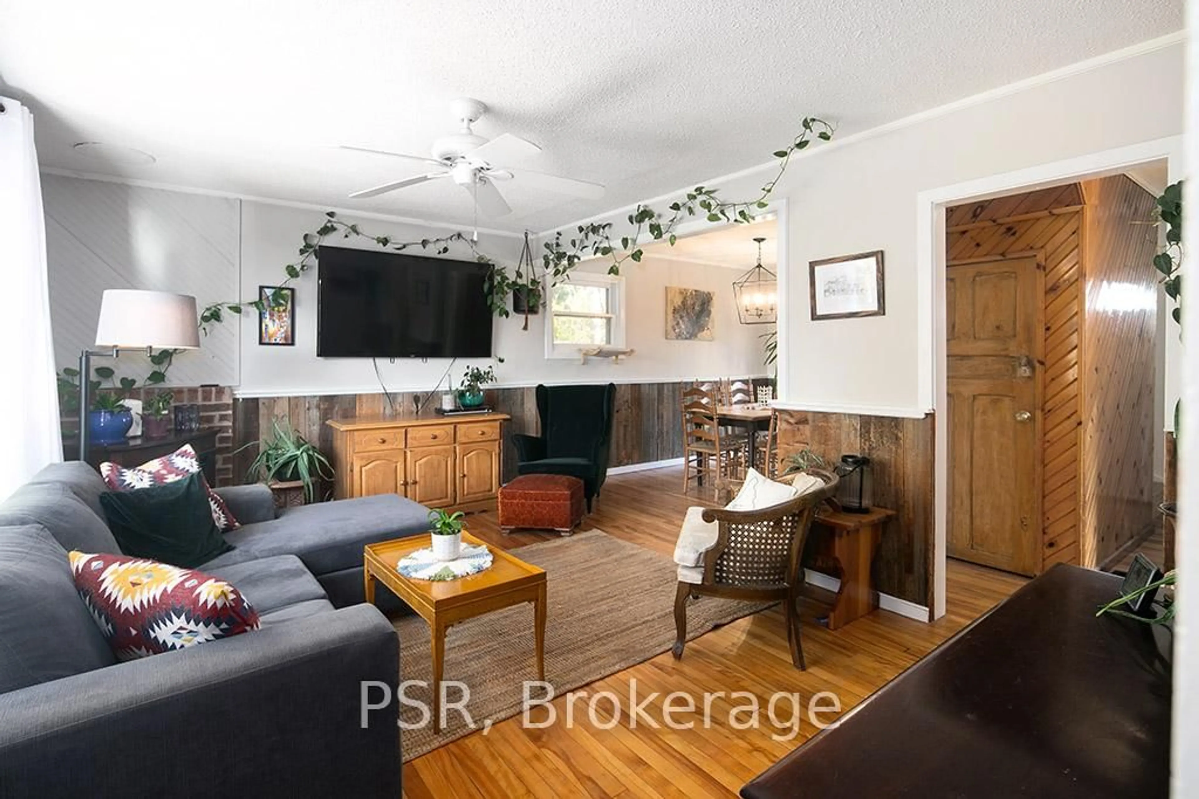 Living room with furniture, unknown for 753 8th Ave, Owen Sound Ontario N4K 3A5