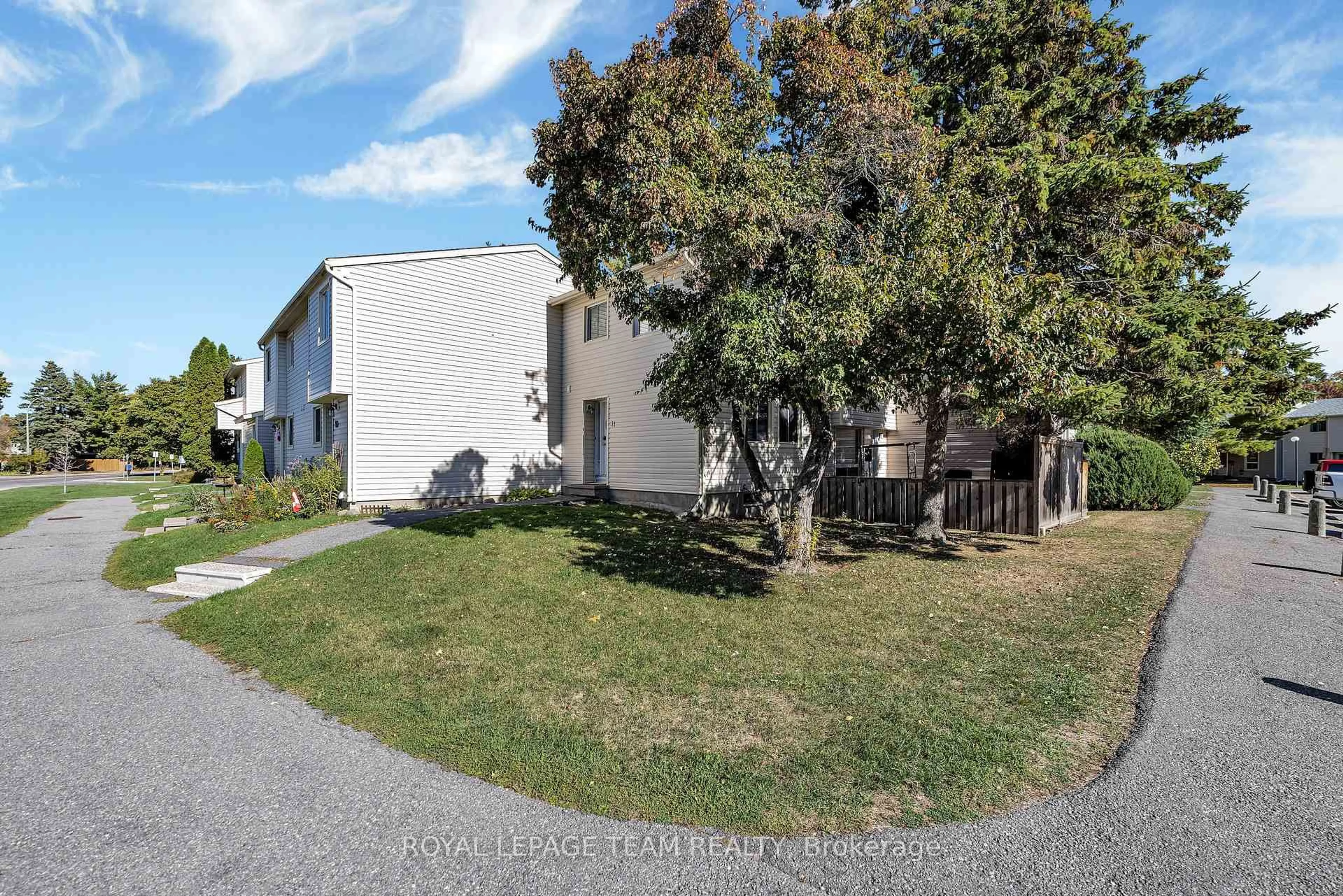 A pic from outside/outdoor area/front of a property/back of a property/a pic from drone, street for 31 Malvern Dr #10, Ottawa Ontario K2J 1M8