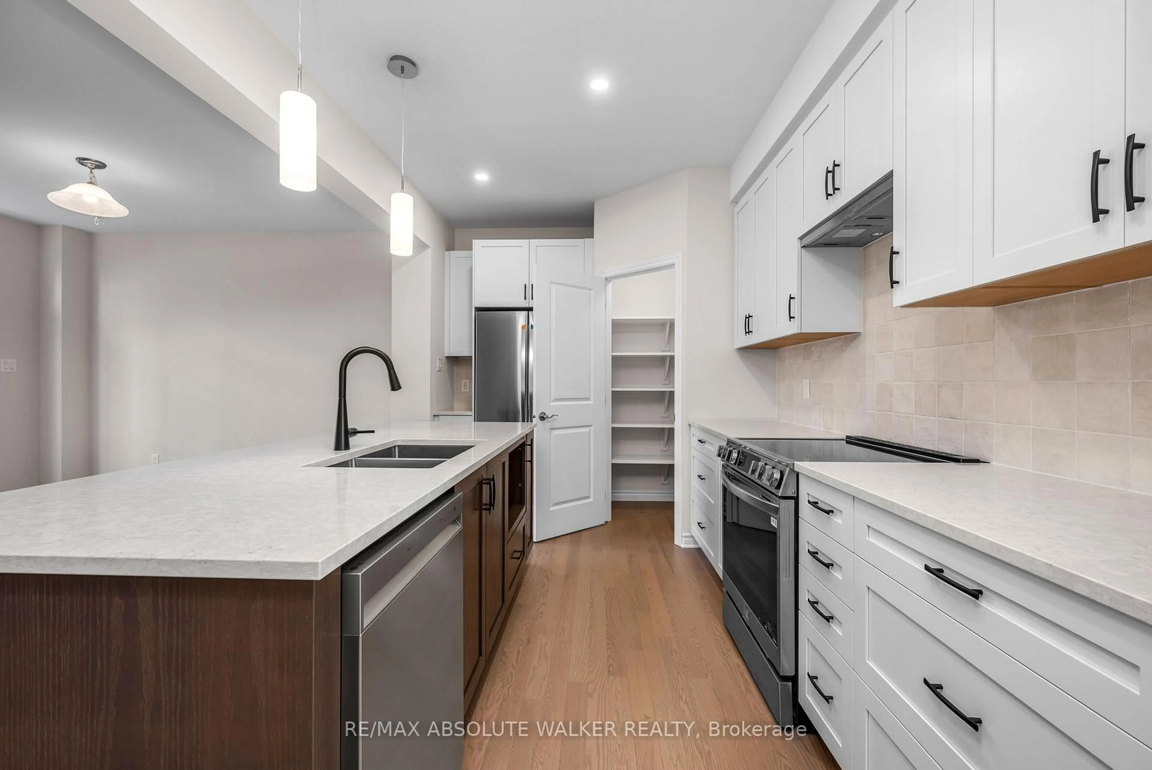 Unknown for 702 DU RIVAGE St, Clarence-Rockland Ontario K4K 0K1