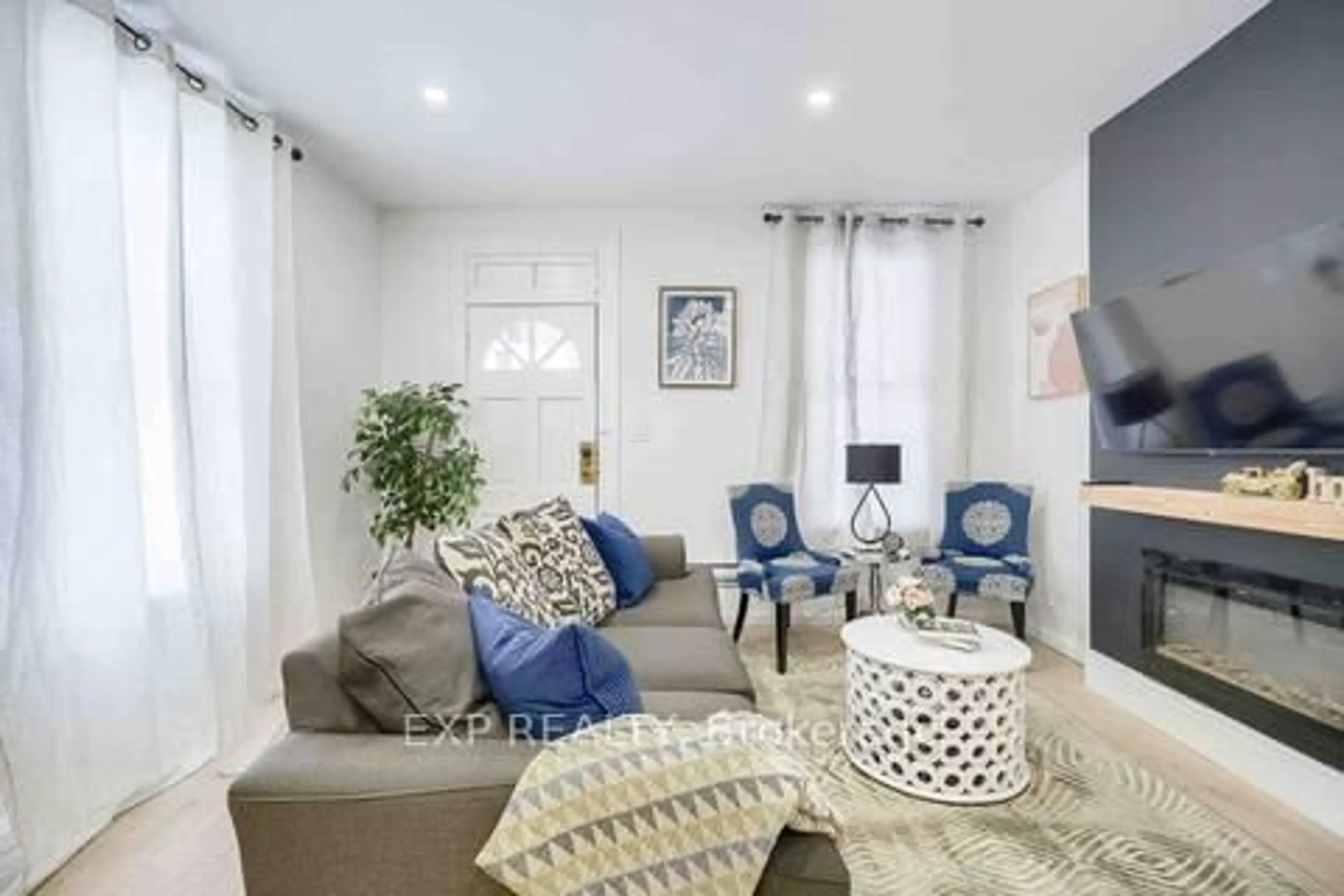 Living room with furniture, unknown for 8 Elizabeth St, St. Catharines Ontario L2R 2L1