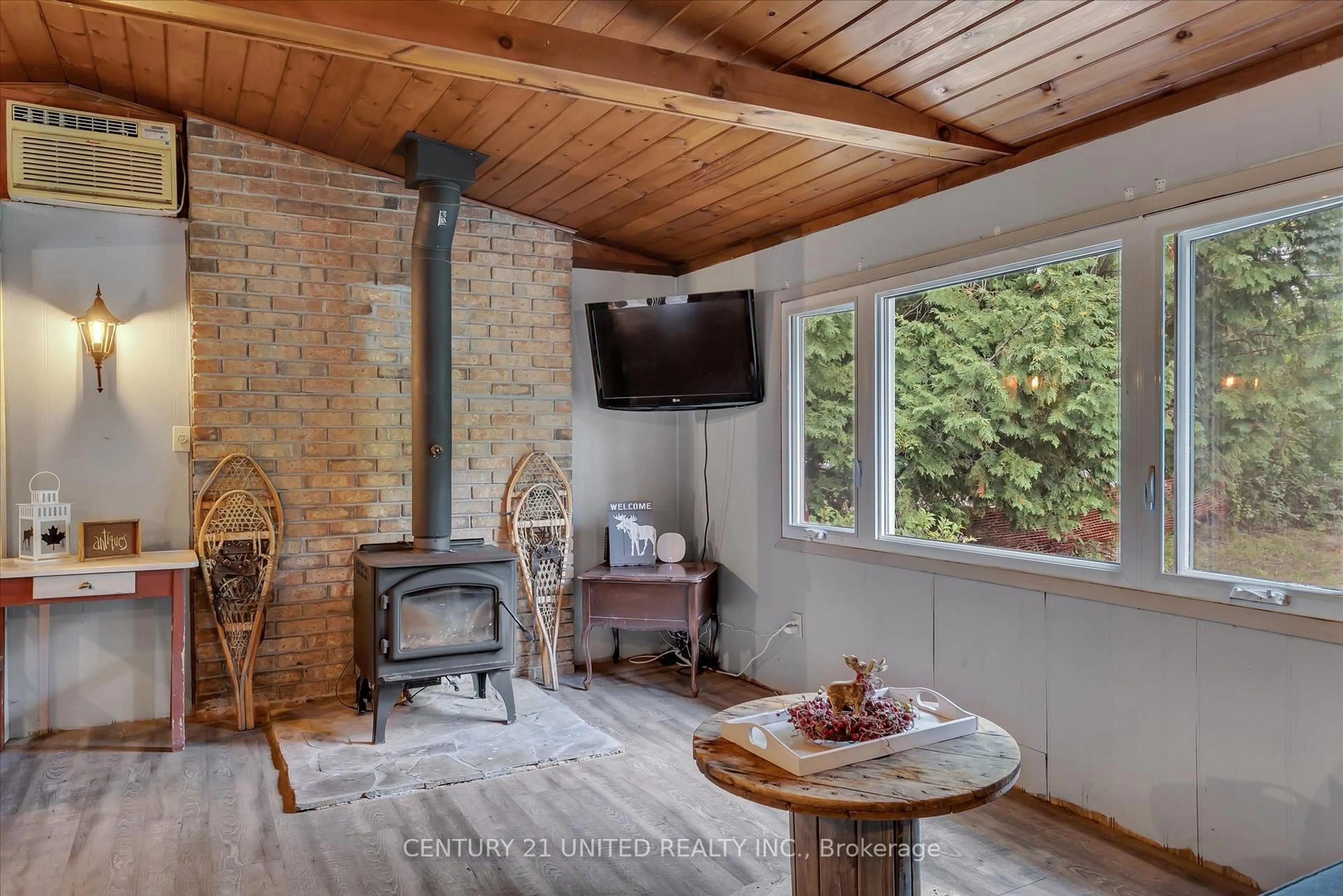 Living room with furniture, unknown for 55 Northern Ave, Trent Lakes Ontario K0M 1A0