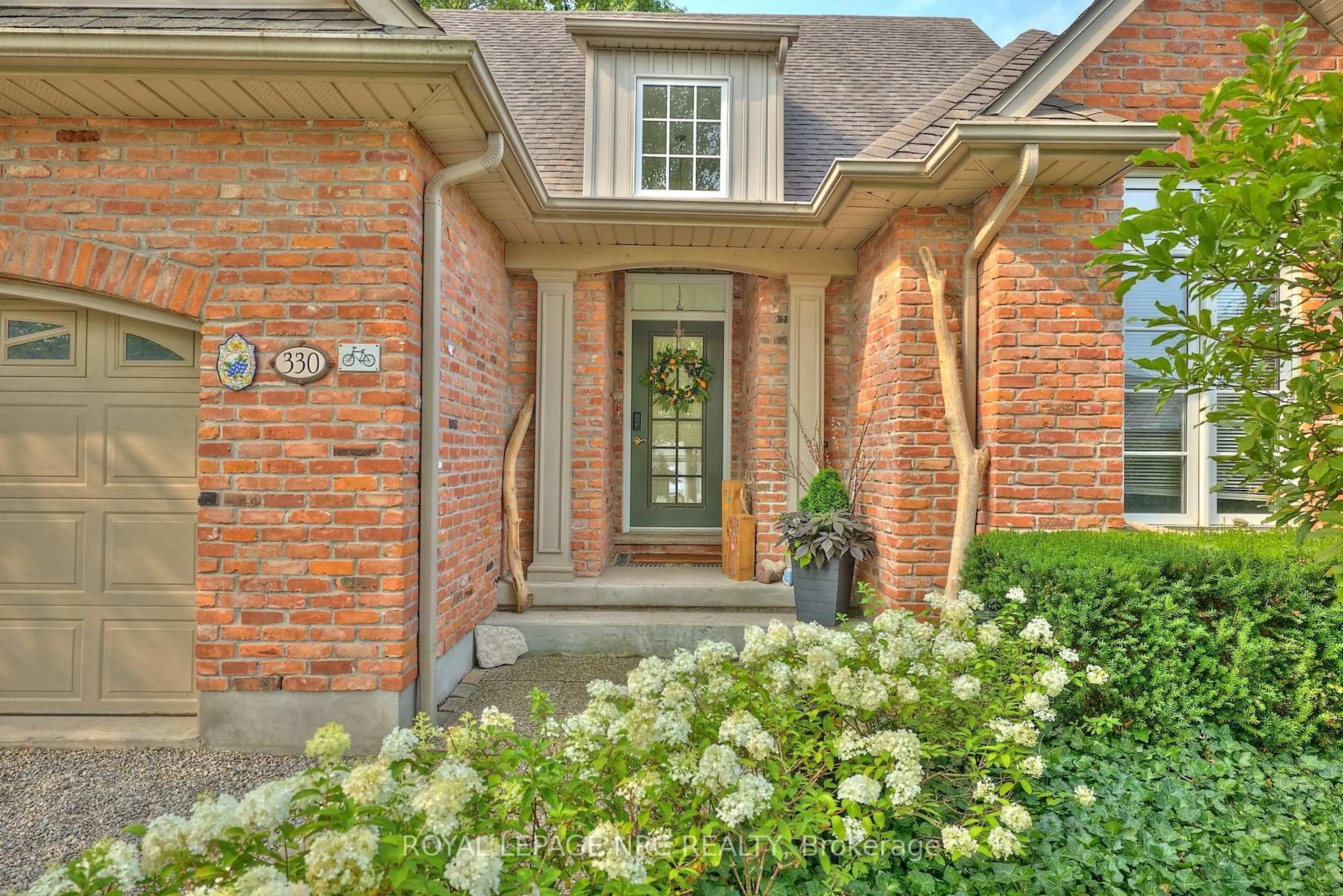 Home with brick exterior material, street for 330 John St, Niagara-on-the-Lake Ontario L0S 1J0