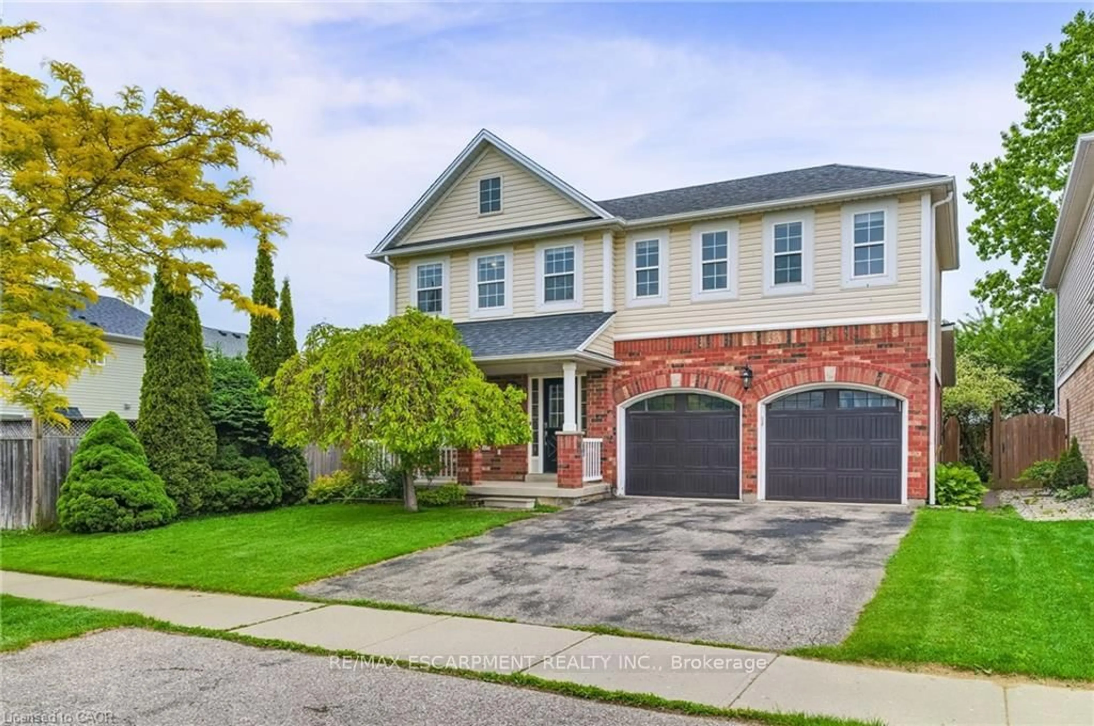 Home with brick exterior material, street for 5 Mavin St, Brantford Ontario N3T 6N1