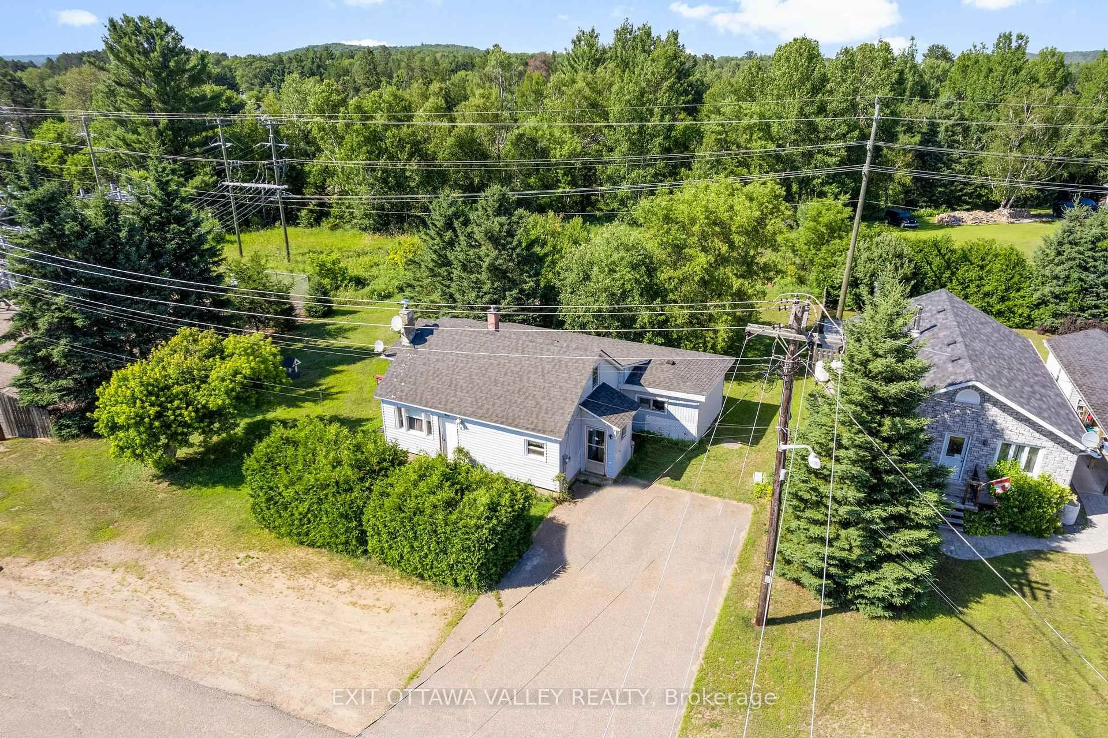 A pic from outside/outdoor area/front of a property/back of a property/a pic from drone, unknown for 15 Philip St, Barry's Bay Ontario K0J 1B0