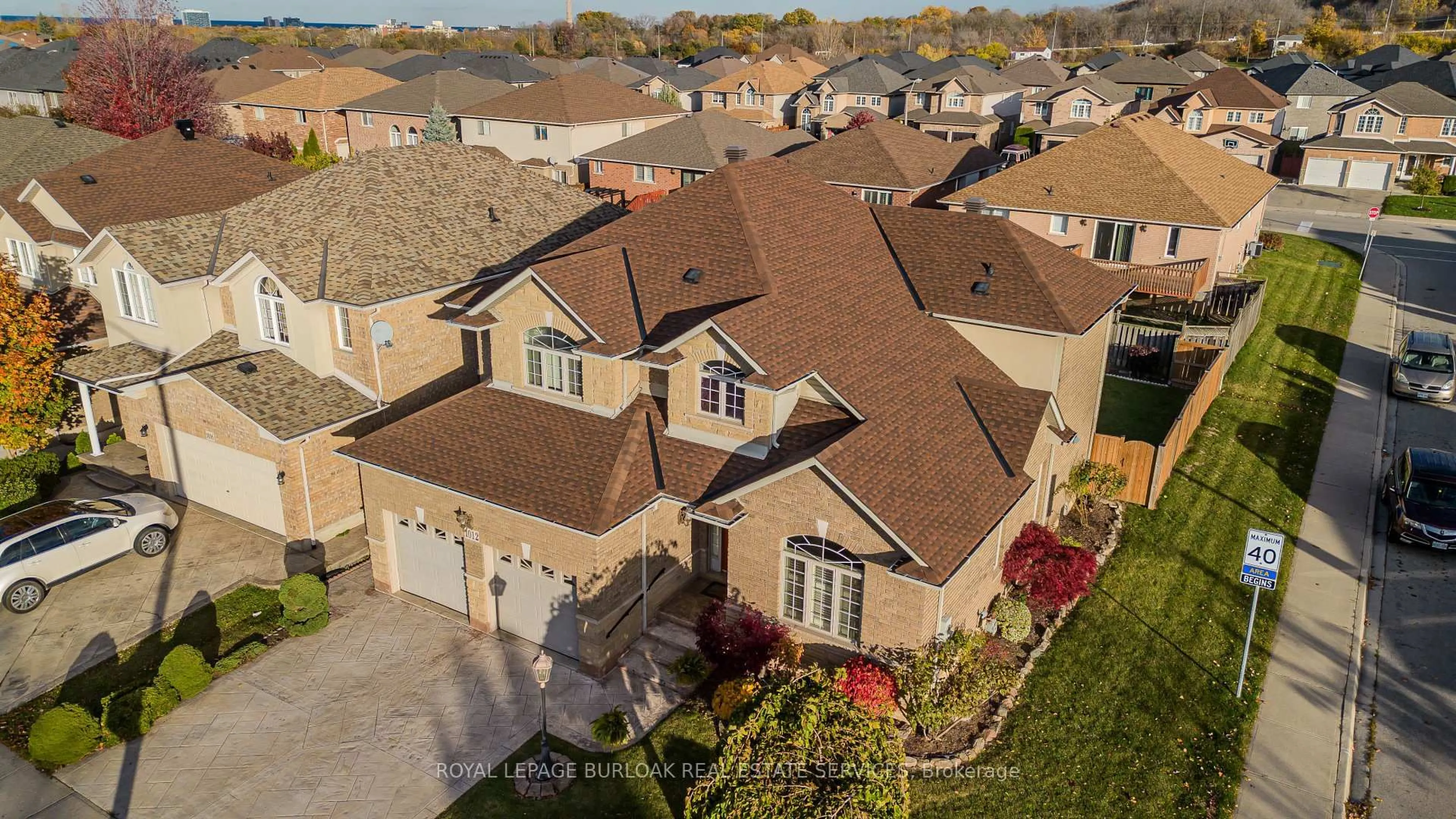 A pic from outside/outdoor area/front of a property/back of a property/a pic from drone, street for 1012 Greenhill Ave, Hamilton Ontario L8G 5G9