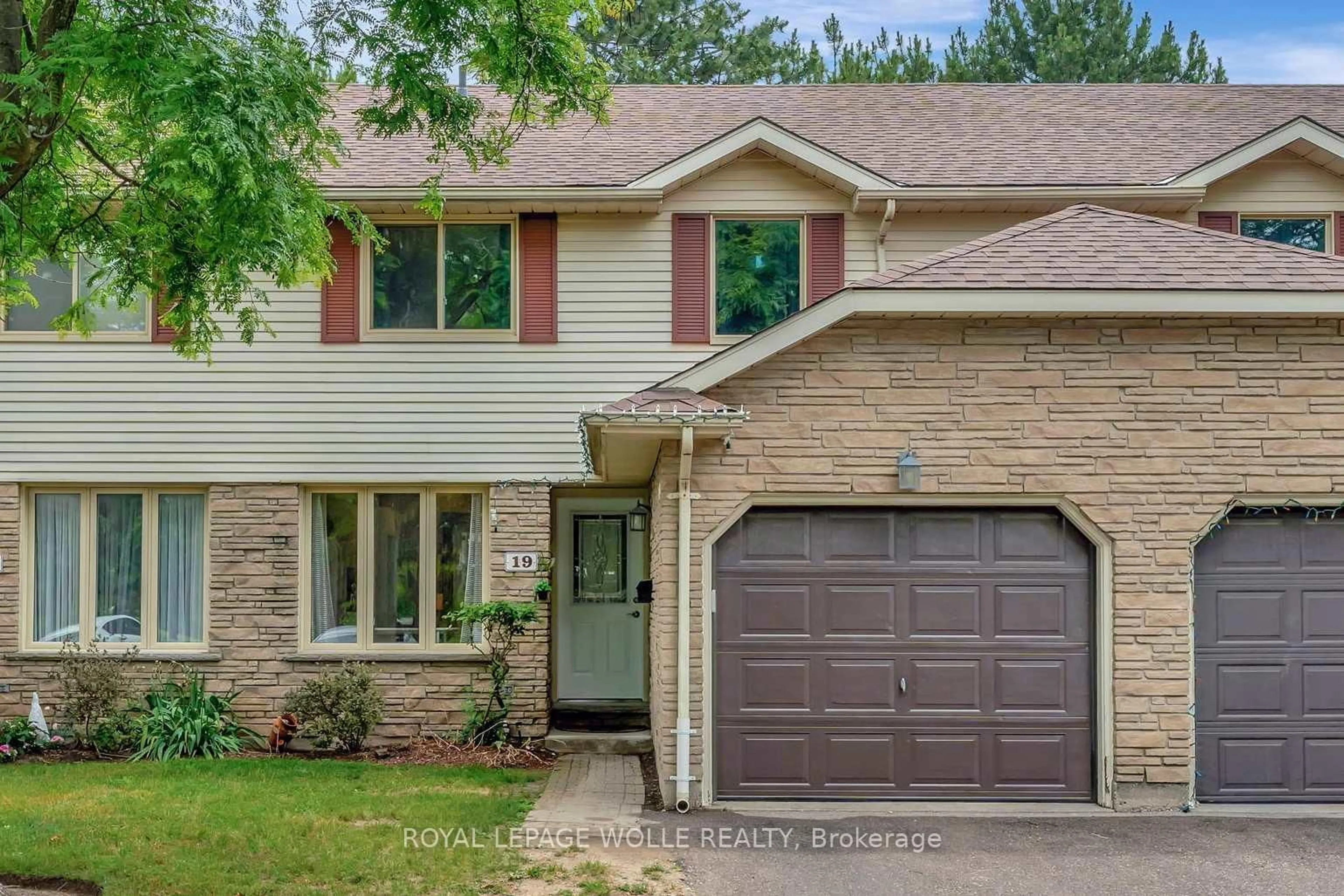 Home with brick exterior material, street for 476 Kingscourt Dr #19, Waterloo Ontario N2K 3R3